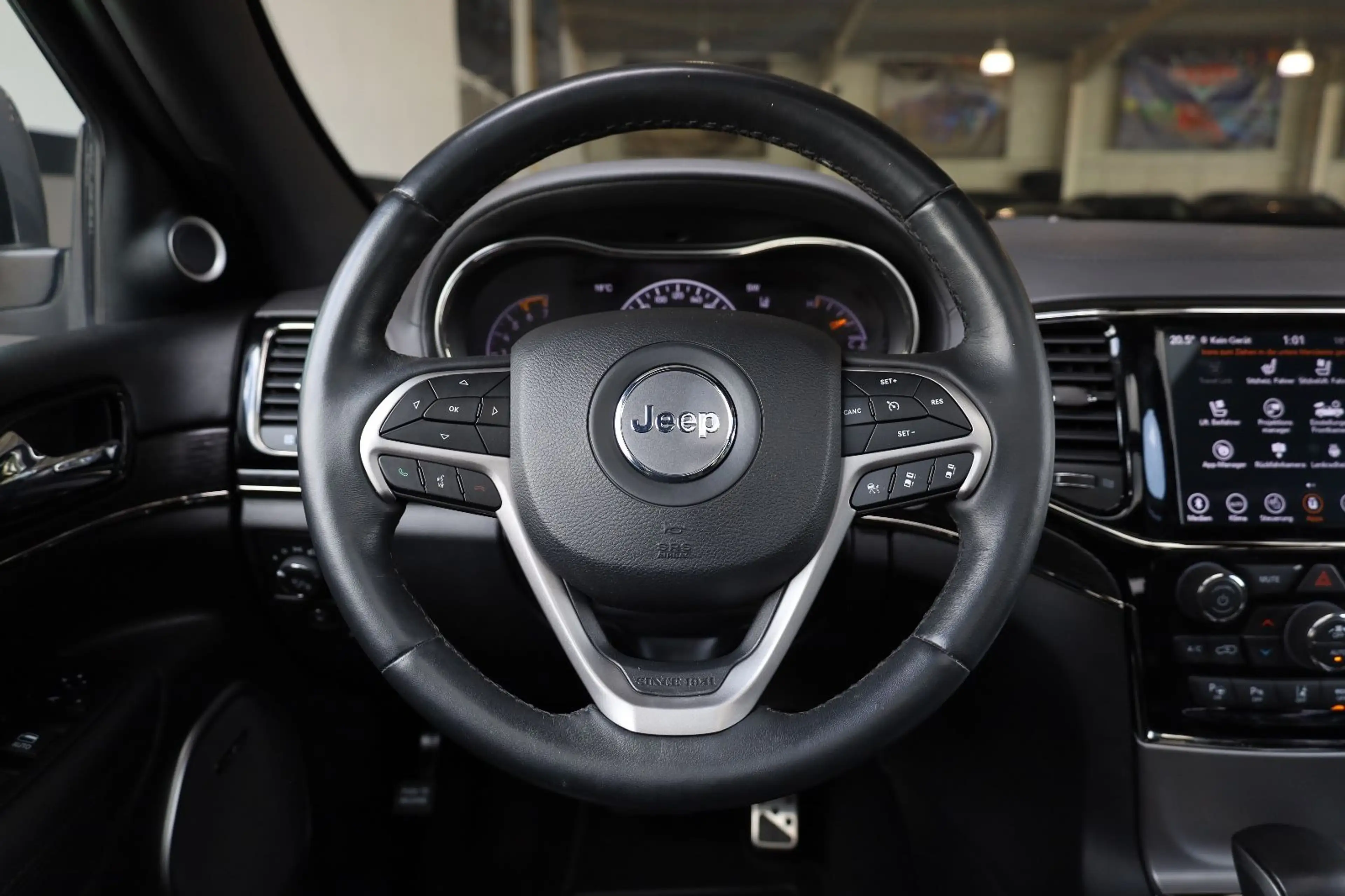 Jeep Grand Cherokee 5.7L V8 HighAltitude/GAS/VOLL/R20 — photo 12