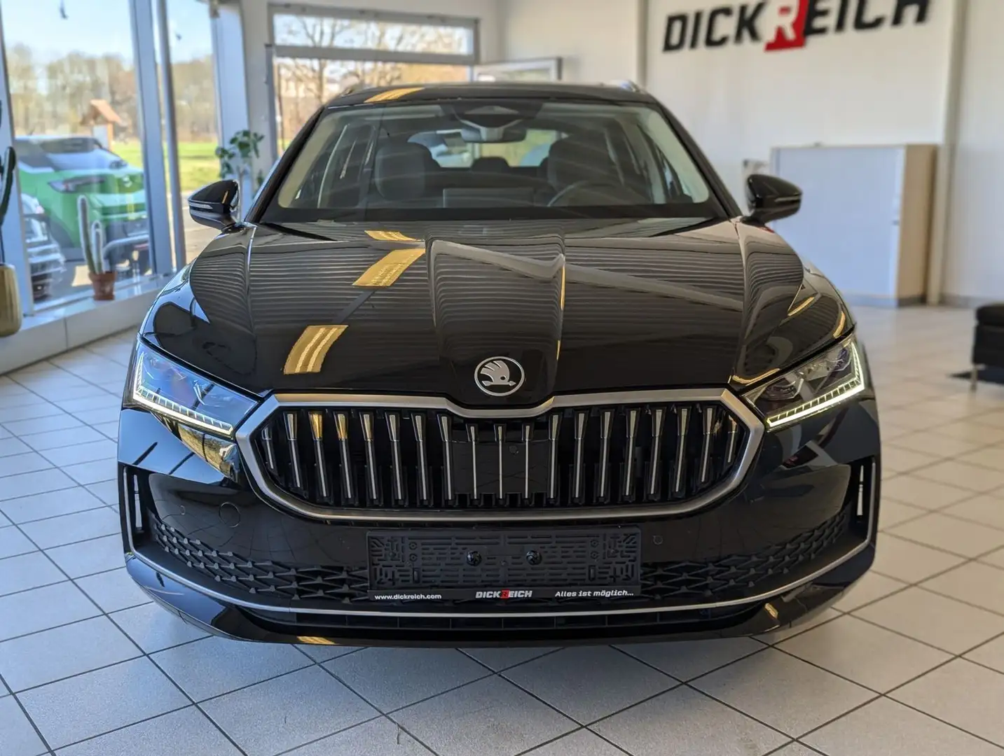 Skoda Superb 2.0TDI DSG 4x4 Pano Matrix ACC AHK 5J Gar Schwarz - 2