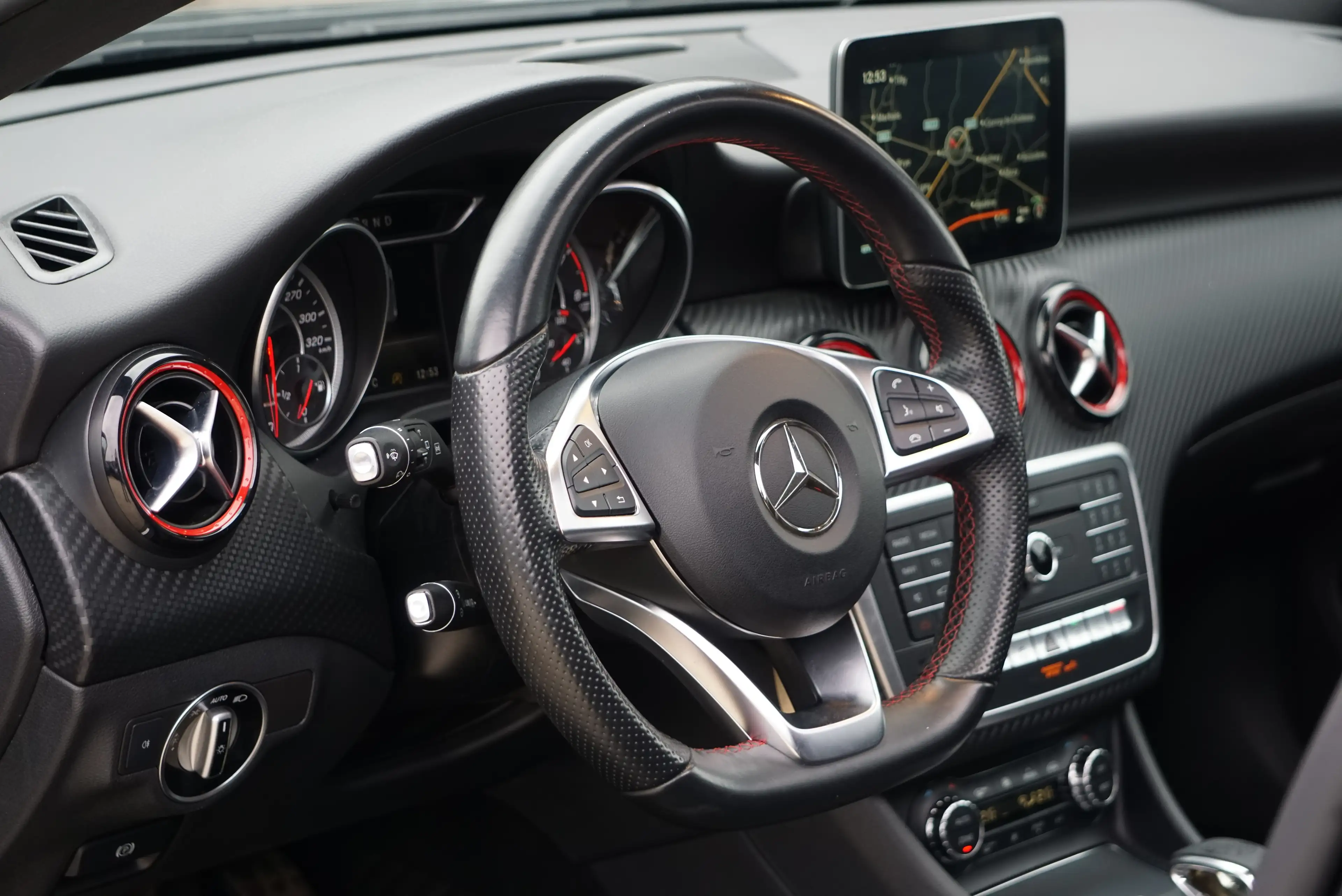 Mercedes-Benz A 45 AMG 4-Matic+ KIT AERO AUTO FULL LED CAM 388CV 62000KM — photo 10