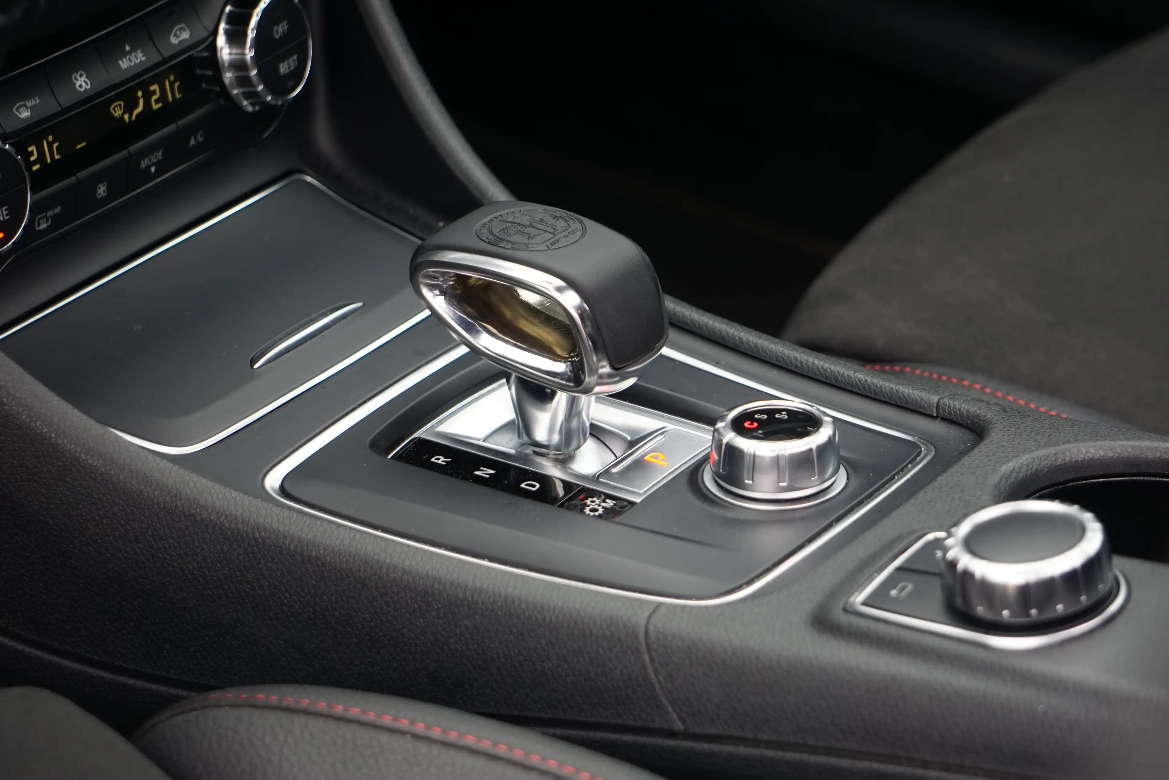 Mercedes-Benz A 45 AMG 4-Matic+ KIT AERO AUTO FULL LED CAM 388CV 62000KM — photo 11