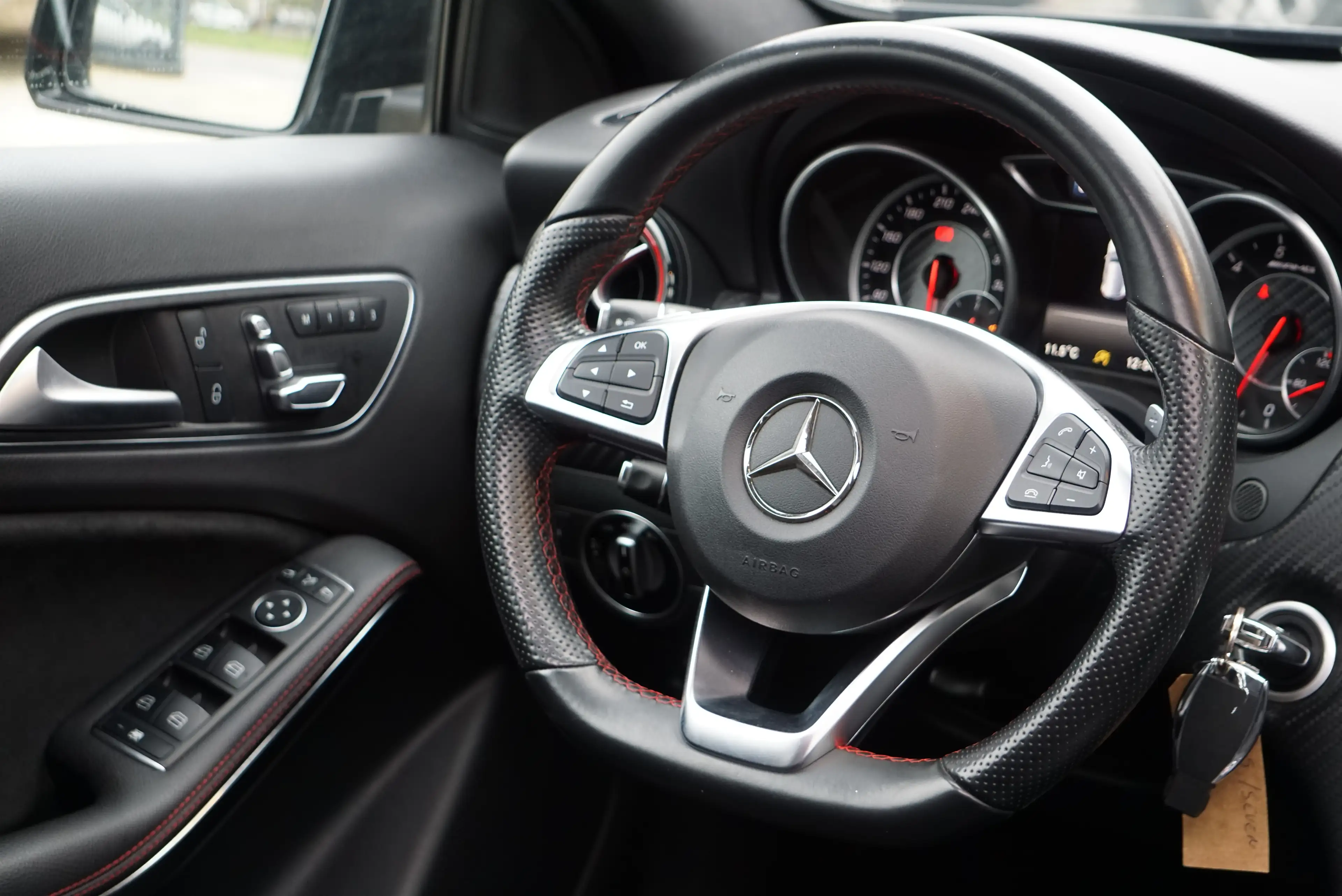Mercedes-Benz A 45 AMG 4-Matic+ KIT AERO AUTO FULL LED CAM 388CV 62000KM — photo 13