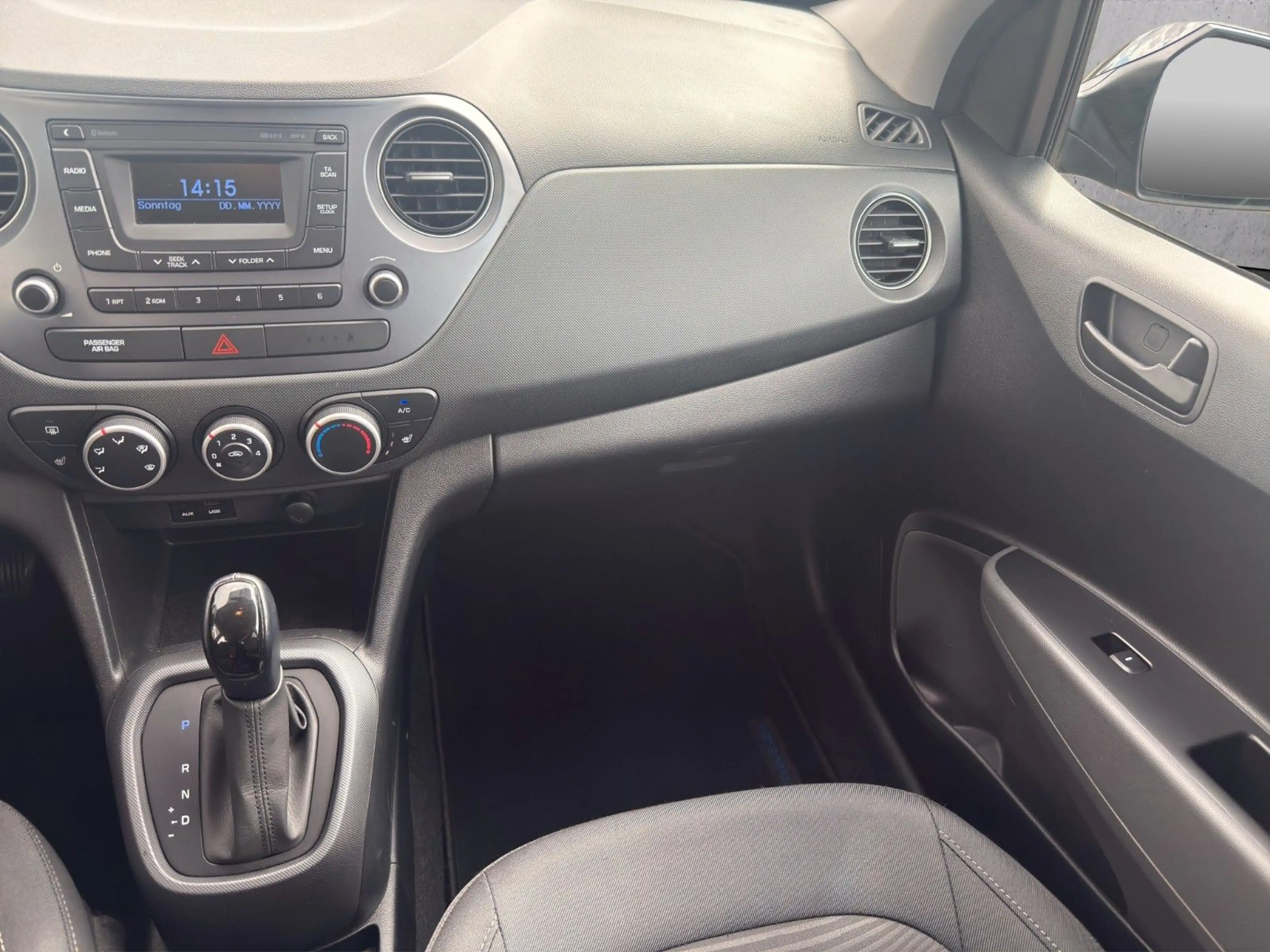 Hyundai i10 1.2 YES! Automatik | SHZ | LHZ | TEMPOMAT — photo 14