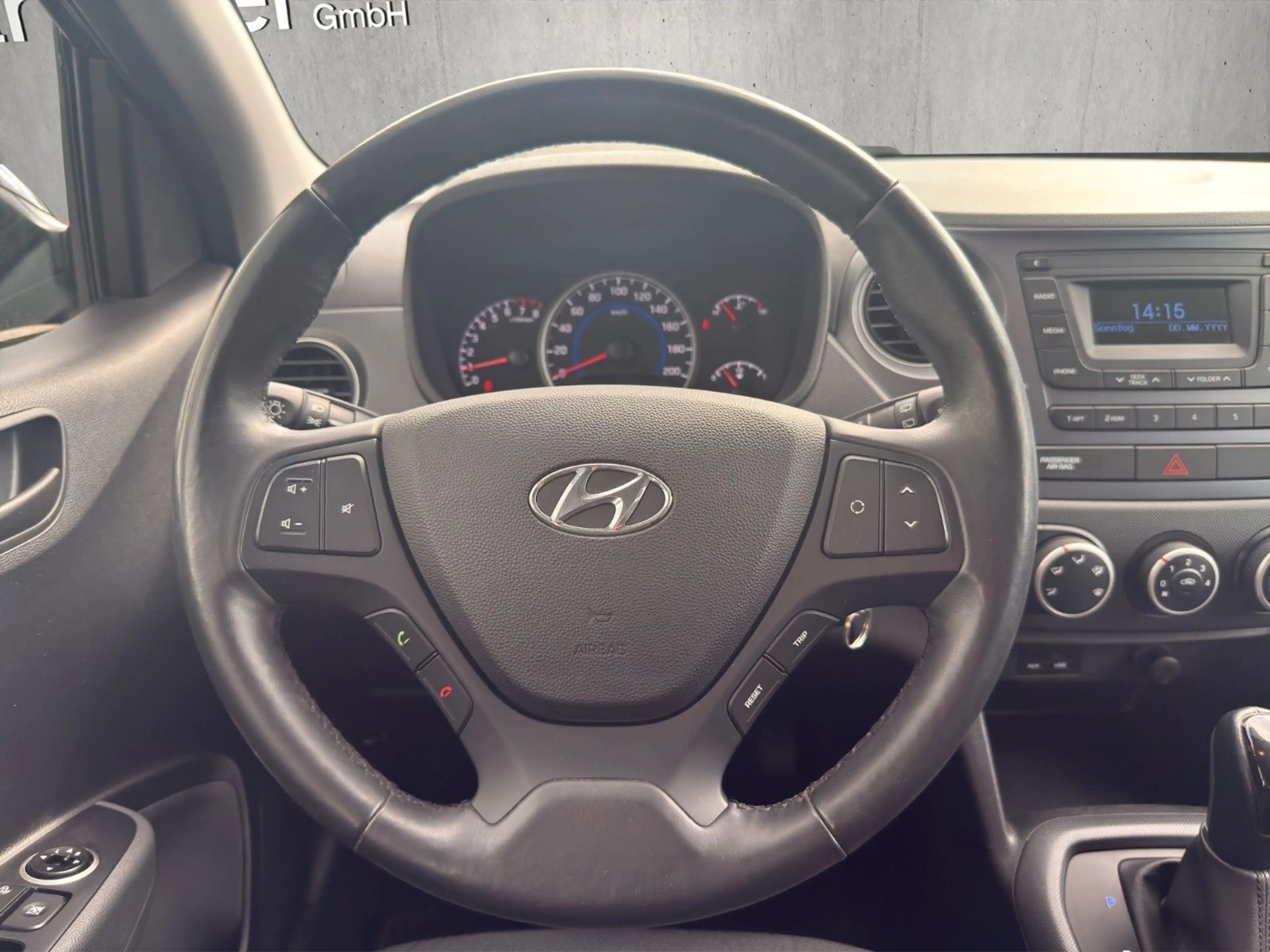 Hyundai i10 1.2 YES! Automatik | SHZ | LHZ | TEMPOMAT — photo 12