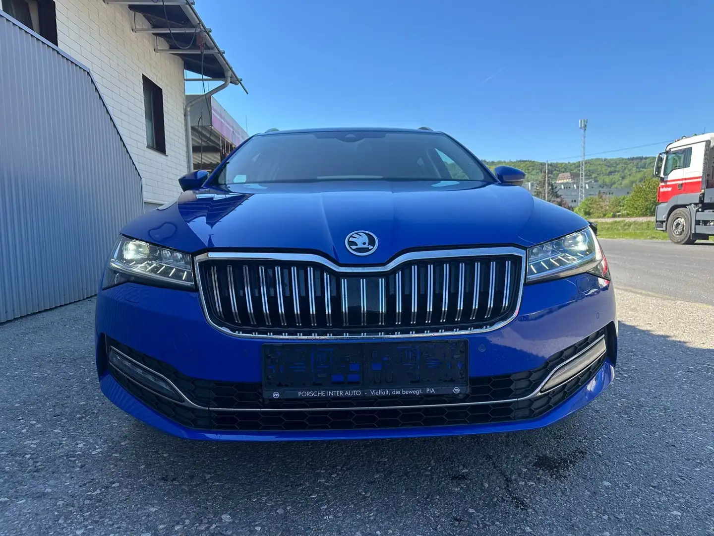 Skoda Superb Kombi 2,0 TDI Style Matrix-Virtual-Carplay Blau - 2