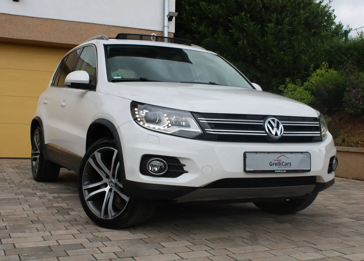 Volkswagen Tiguan Track & Style BMT 4Motion°PANO°DSG°AHK Weiß - 2