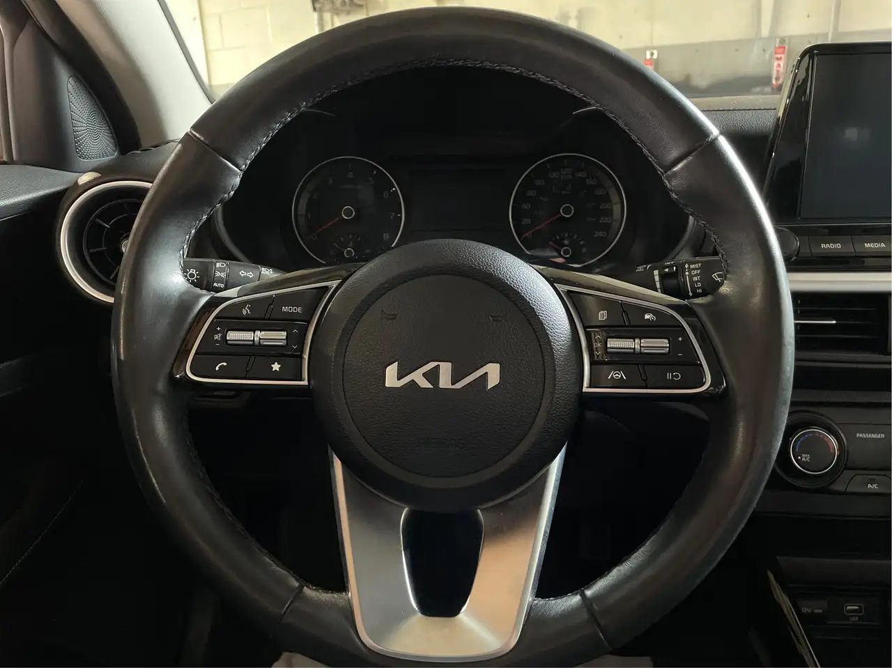 Kia Forte снимка Kia Forte