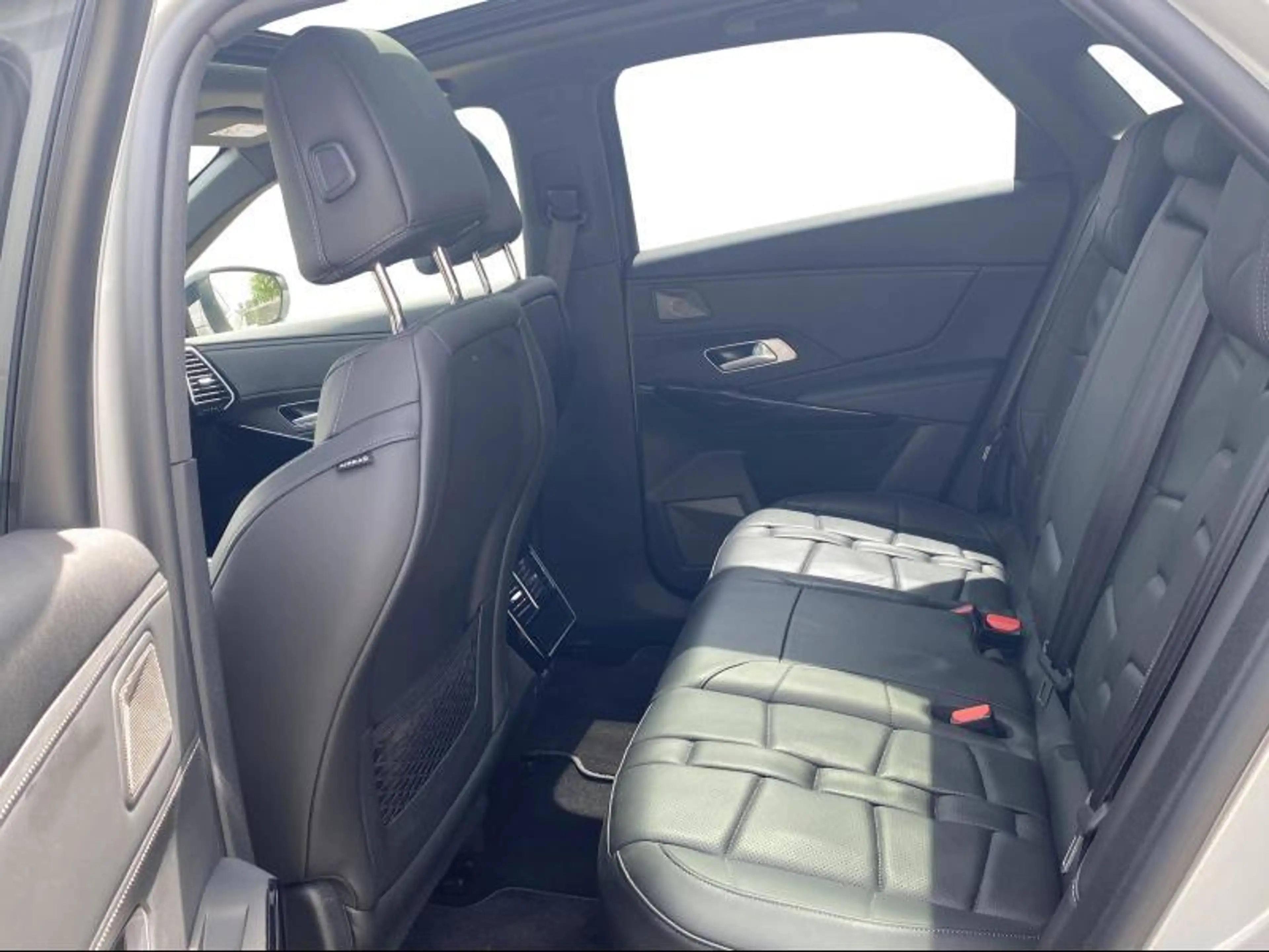 DS Automobiles DS 7 1.5 BlueHDI 130 EAT8 Etoile — photo 9