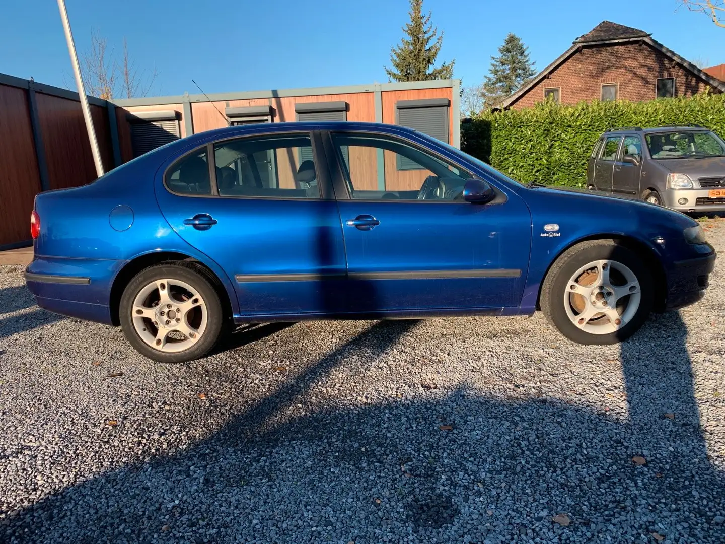 SEAT Toledo Sport 1,6 16V*2.Hand*Zahnriemen Neu* Blau - 2