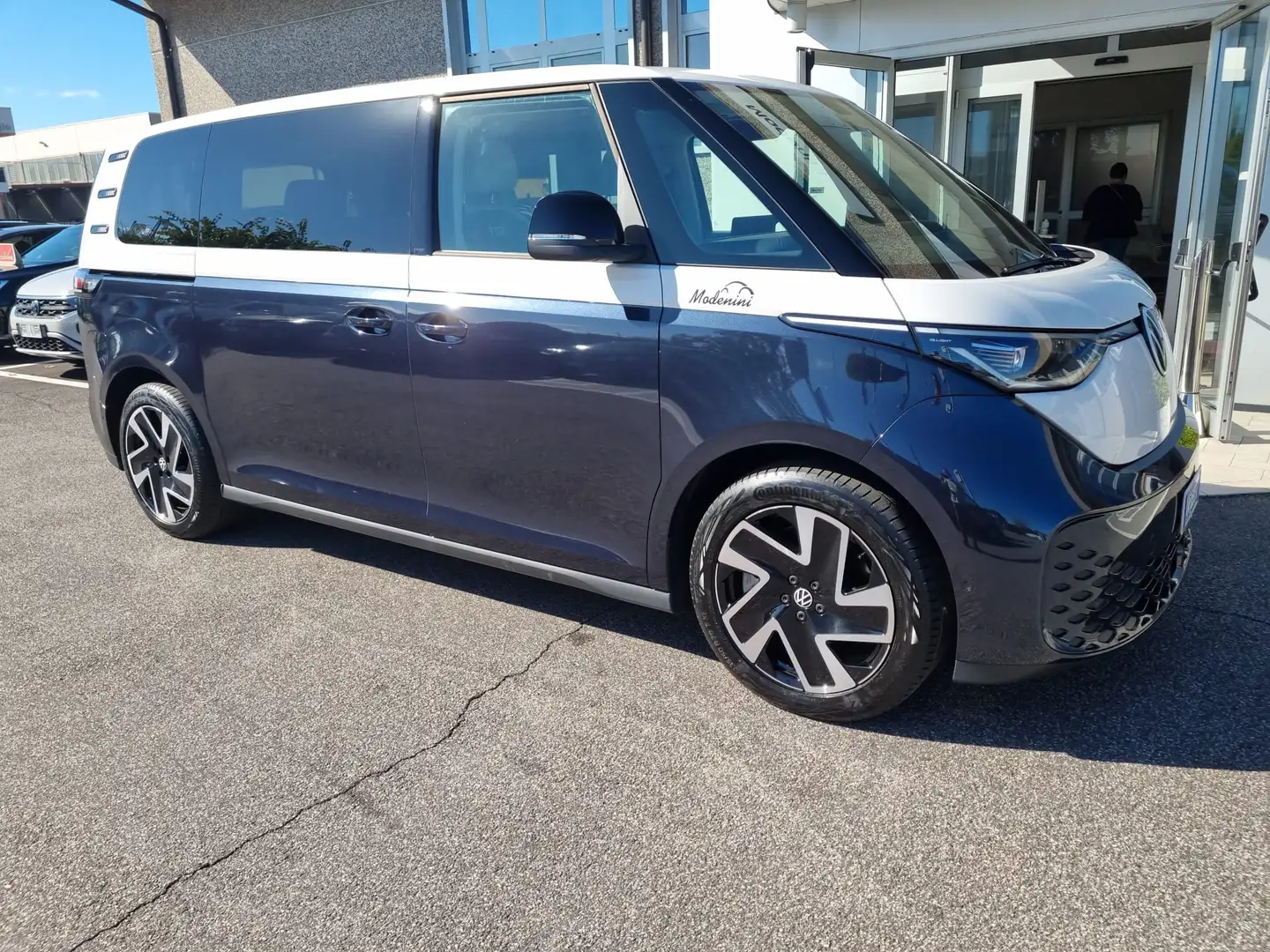 Volkswagen ID. Buzz ID. Buzz Passo Lungo 86 kWh Pro 7p. Blauw - 1