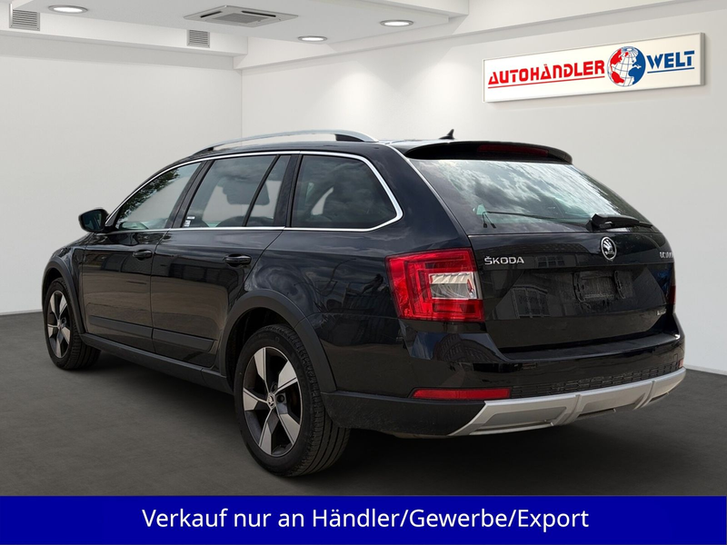 Skoda Octavia Kombi 2.0 TDI Scout 4x4 DSG Xenon Leder — photo 6