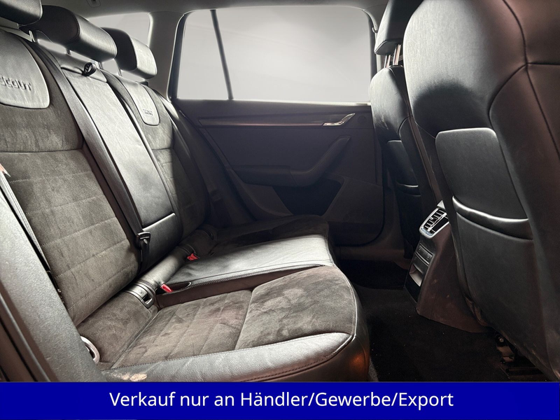 Skoda Octavia Kombi 2.0 TDI Scout 4x4 DSG Xenon Leder — photo 11
