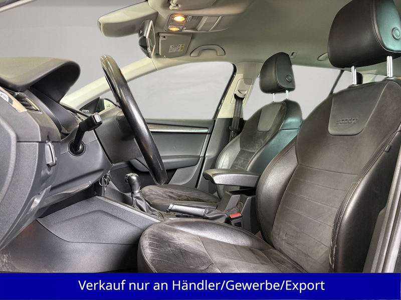 Skoda Octavia Kombi 2.0 TDI Scout 4x4 DSG Xenon Leder — photo 8