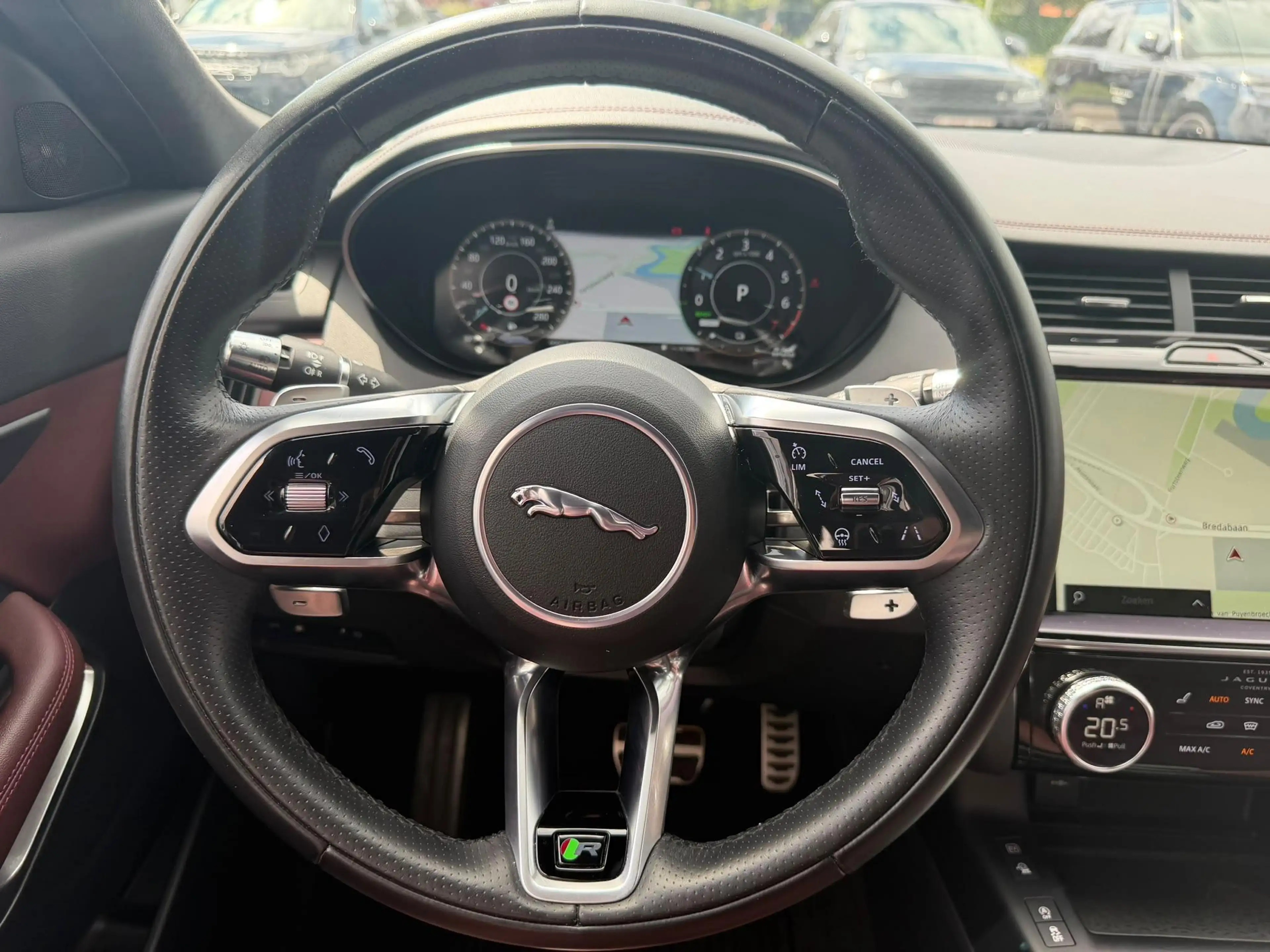 Jaguar E-Pace P300e R-Dynamic SE — photo 8