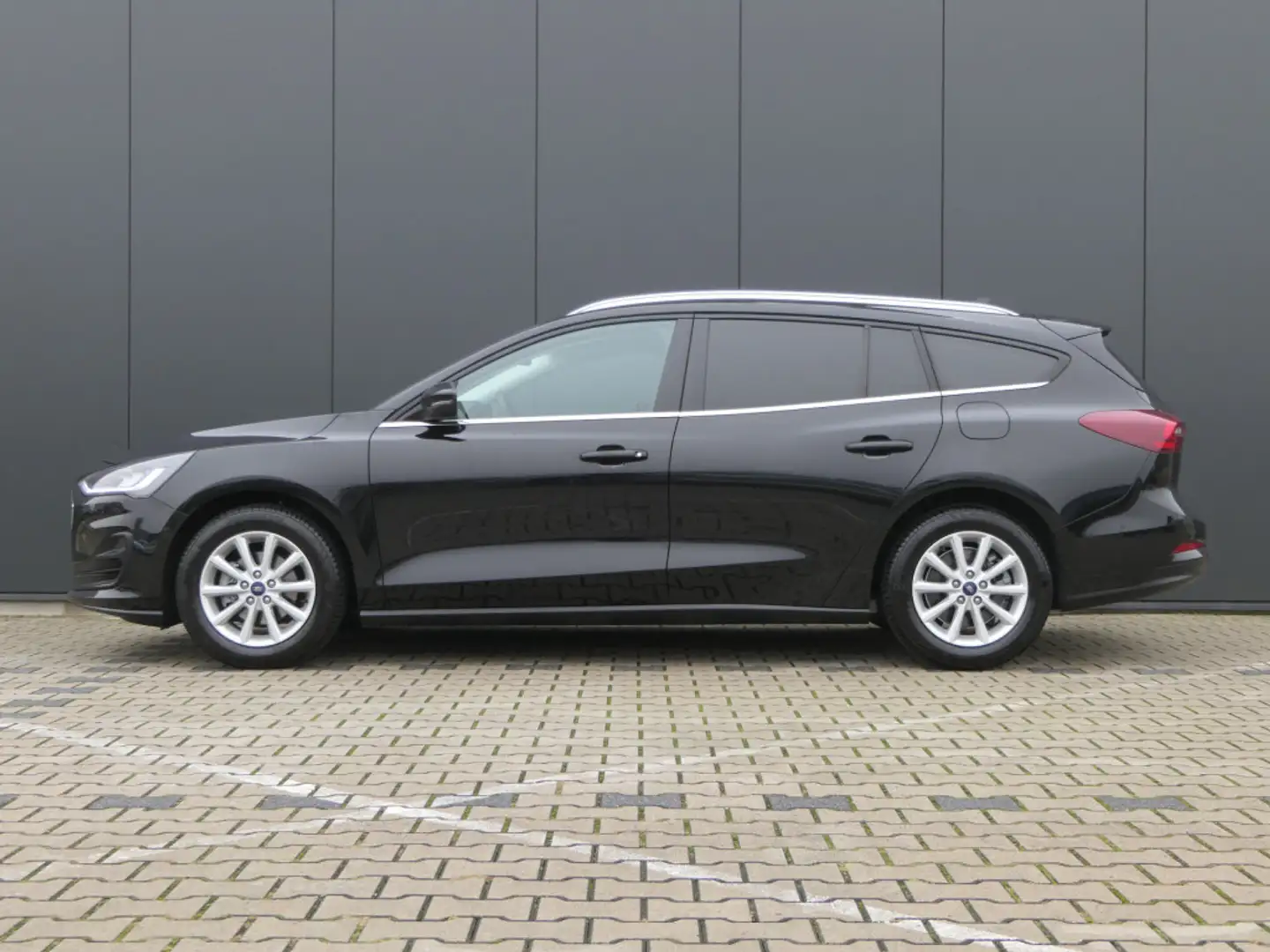 Ford Focus Wagon 1.0 EcoBoost Hybrid Titanium | Camera | Navi Zwart - 2