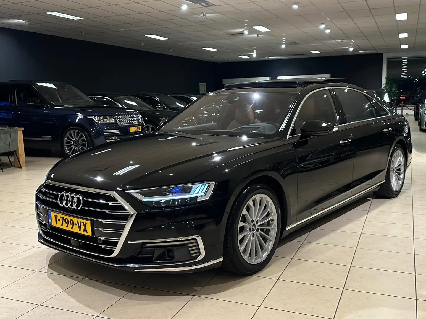 Audi A8 60 TFSI e Quattro LANG|Chauffeur-Pakket|Pano|Laser Zwart - 2