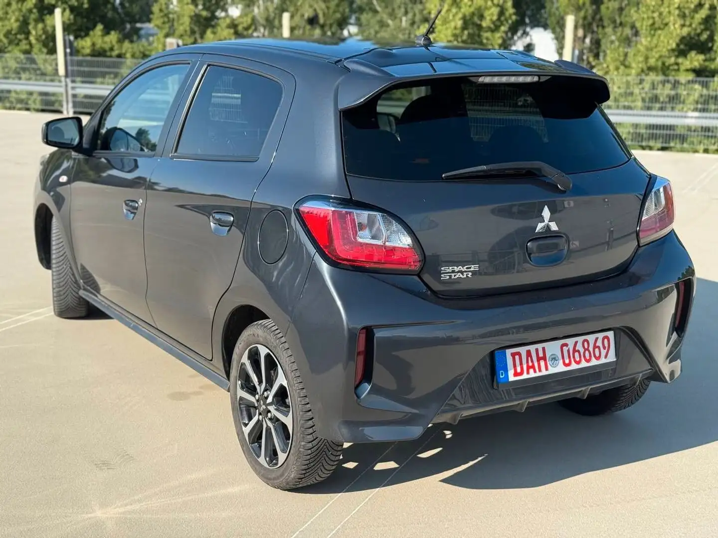Mitsubishi Space Star Select+ Grau - 2