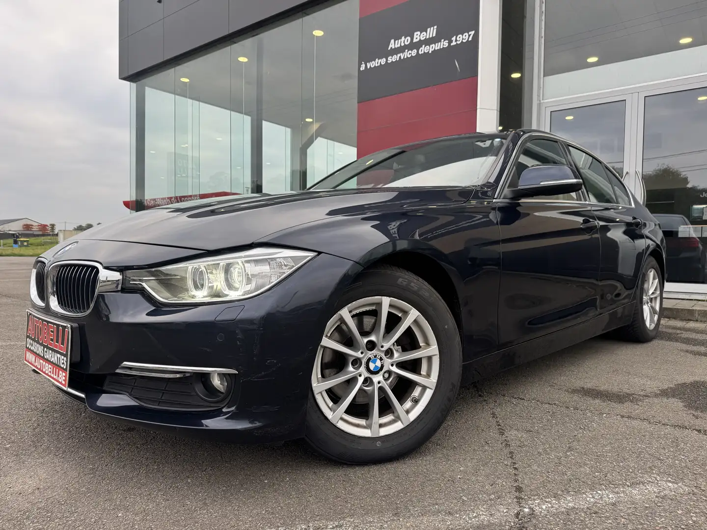 BMW 320 320 dA**LUXURY**BOITE AUTO*XENON**FAIBLE KM**TOP!! Bleu - 1