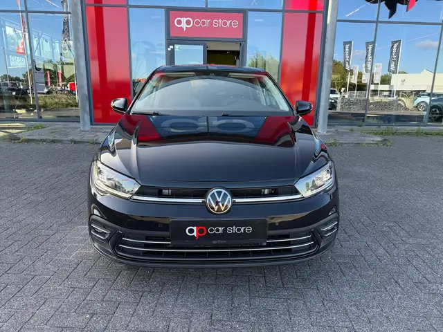 Volkswagen Polo view 2