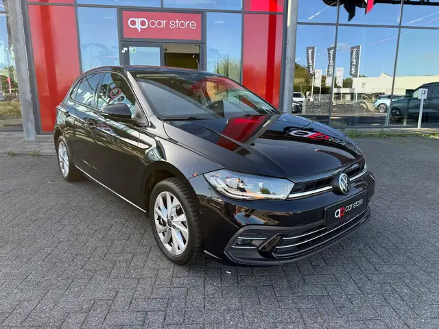 Volkswagen Polo view 3