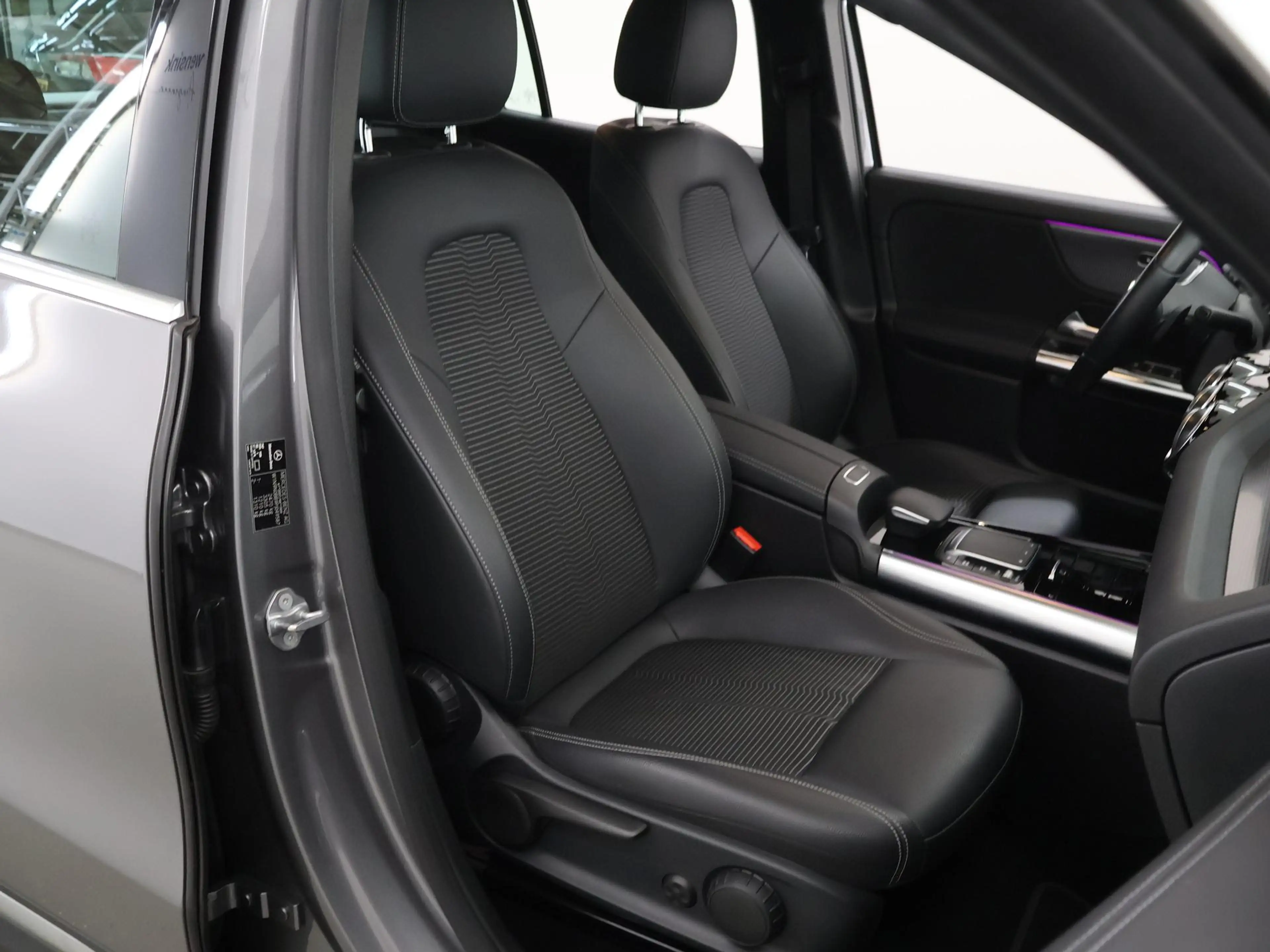 Mercedes-Benz EQA 250 Business Solution Luxury 67 kWh | Trekhaak | Stoel — photo 10
