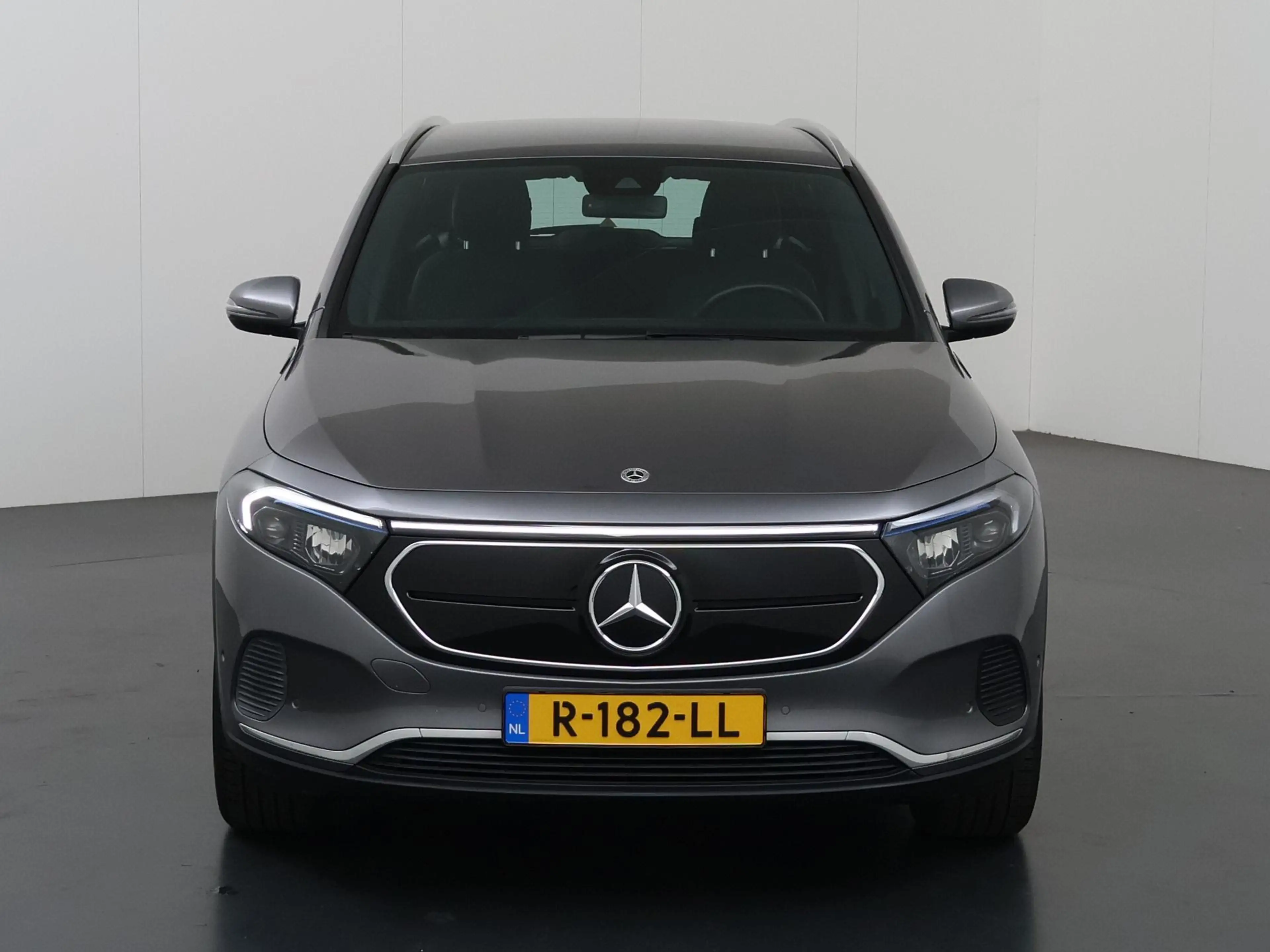 Mercedes-Benz EQA 250 Business Solution Luxury 67 kWh | Trekhaak | Stoel — photo 3