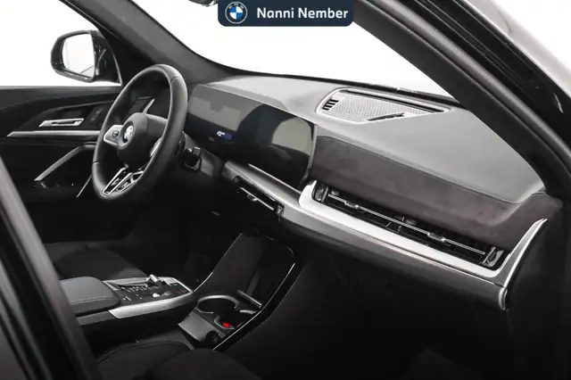 BMW X1 view 8