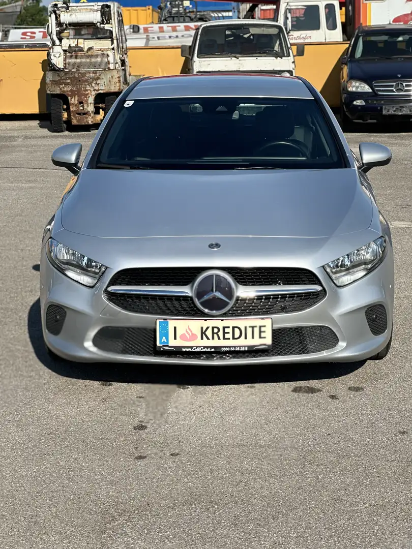 Mercedes-Benz A 180 A 180 d (177.003) Grau - 2