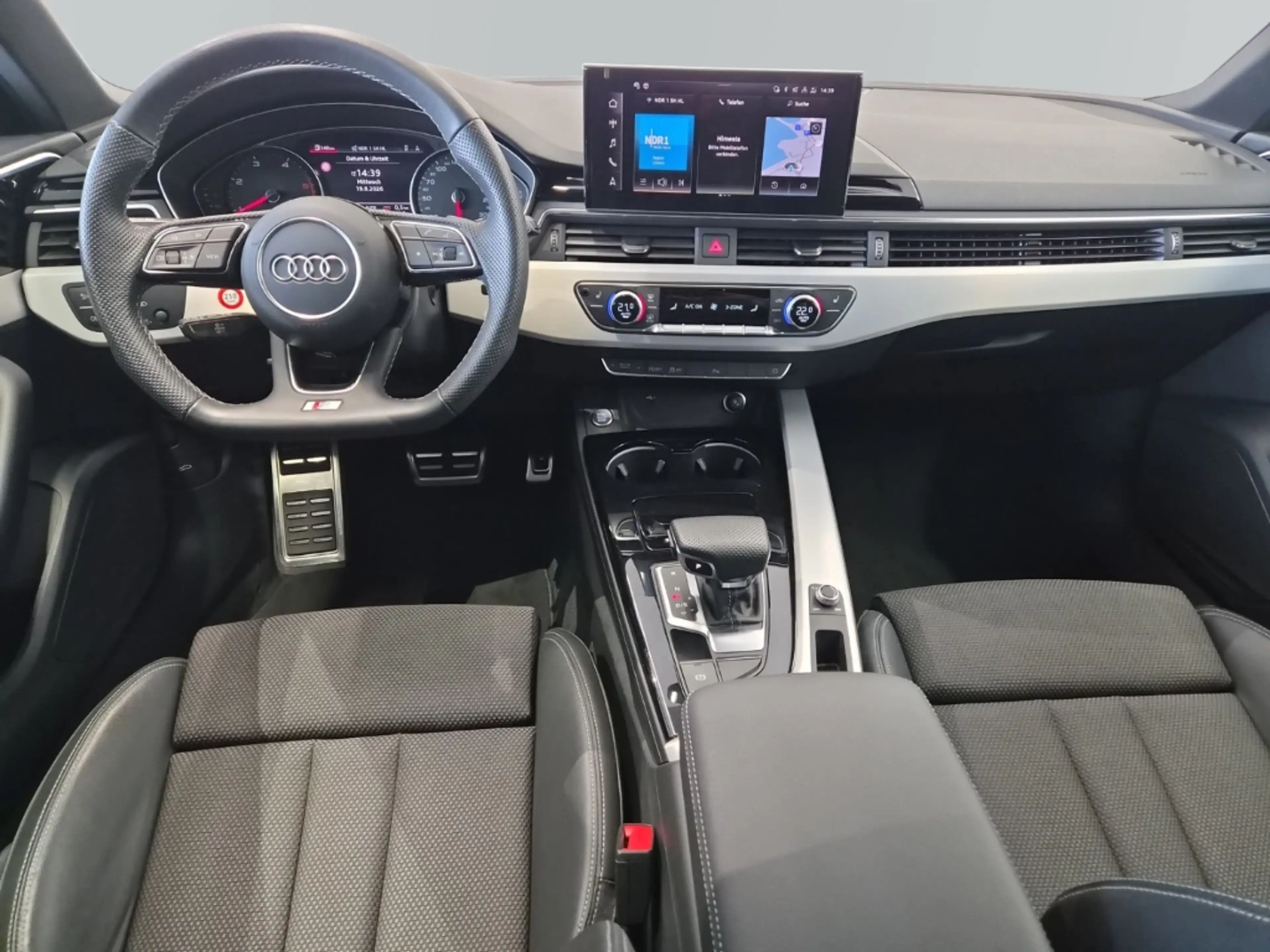 Audi A4 Avant 40 TDI S line DSG Matrix Navi OptikSchwarz — photo 11