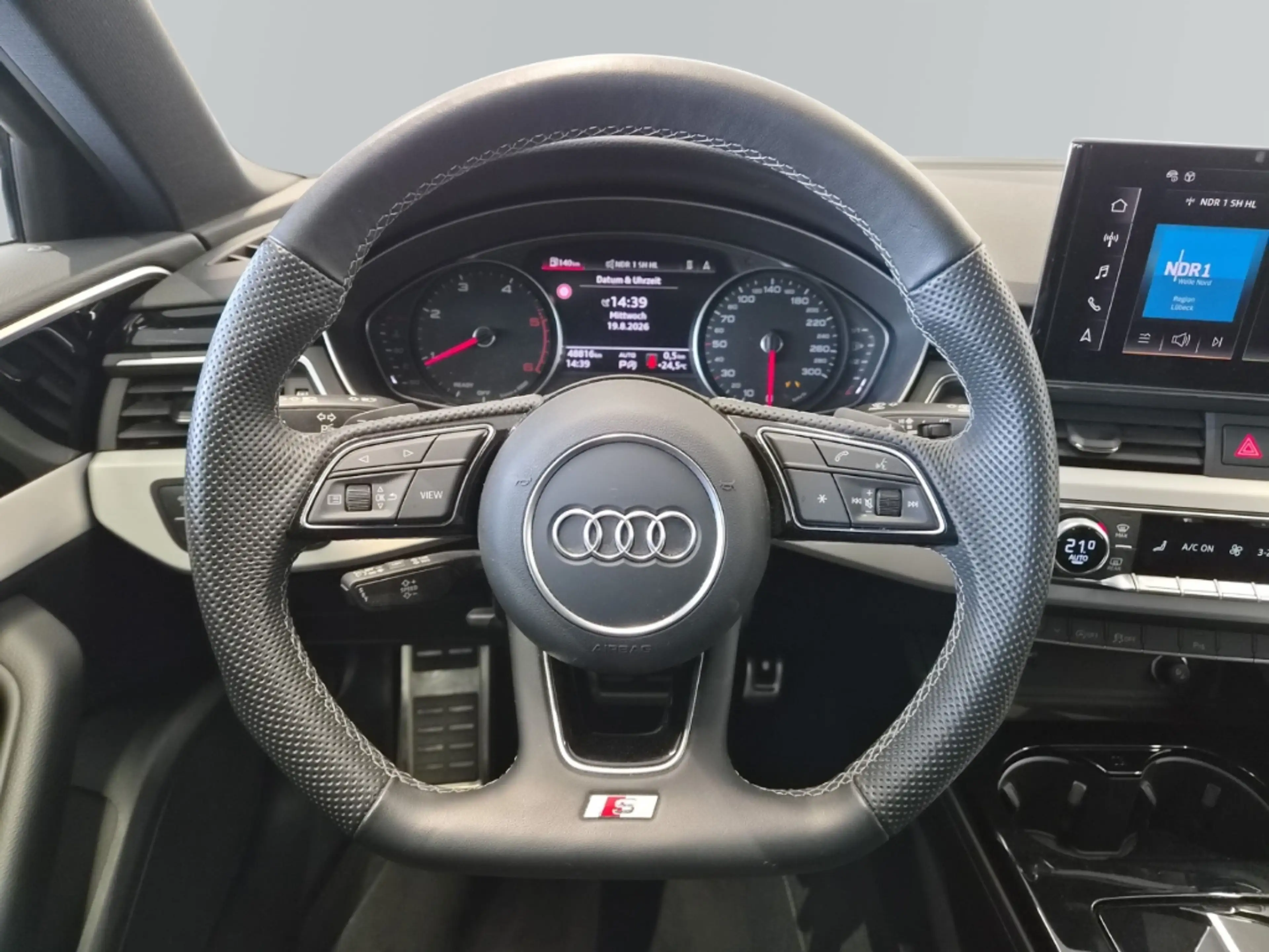 Audi A4 Avant 40 TDI S line DSG Matrix Navi OptikSchwarz — photo 12
