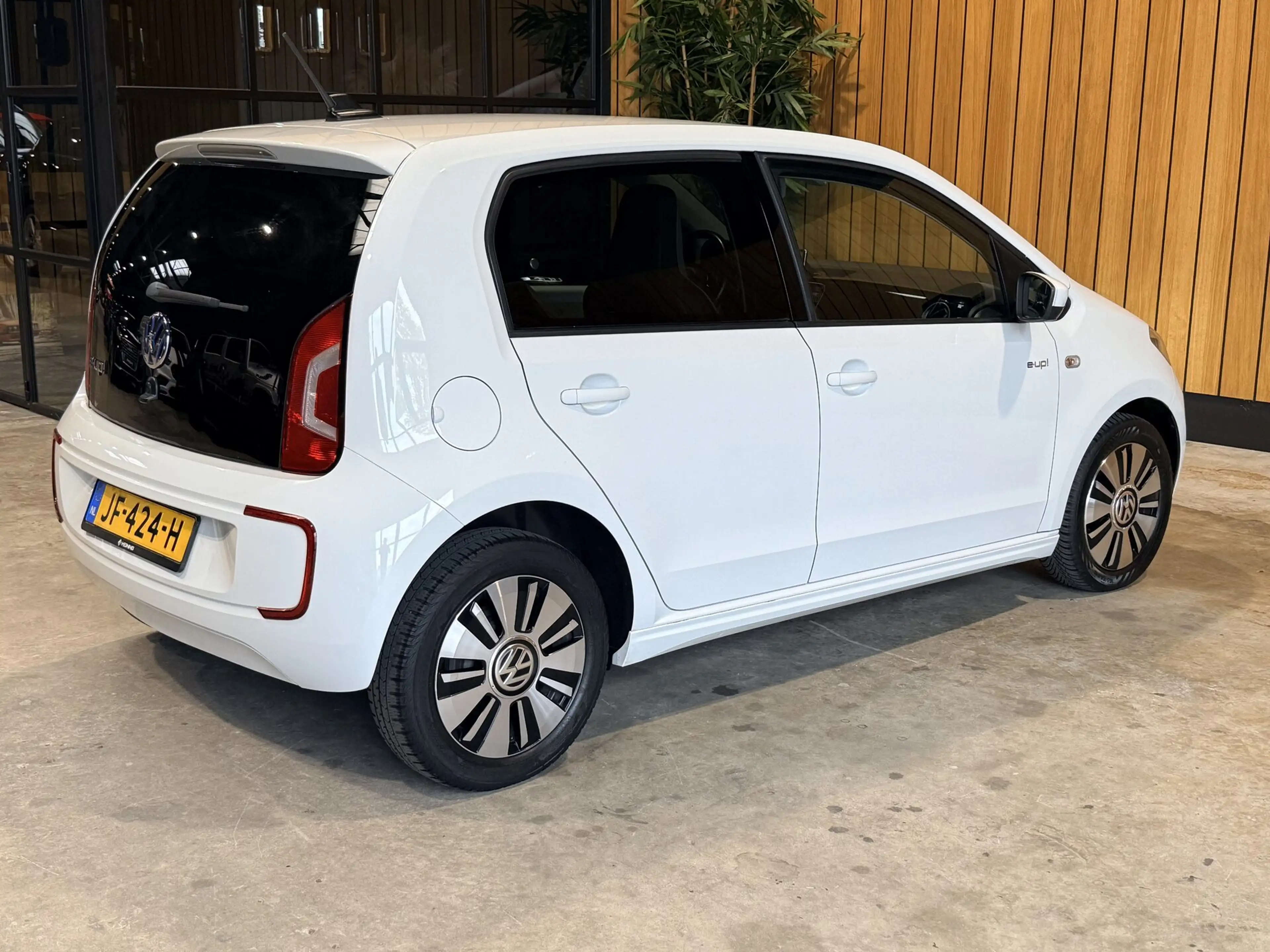 Volkswagen e-up! e-Up! — photo 9