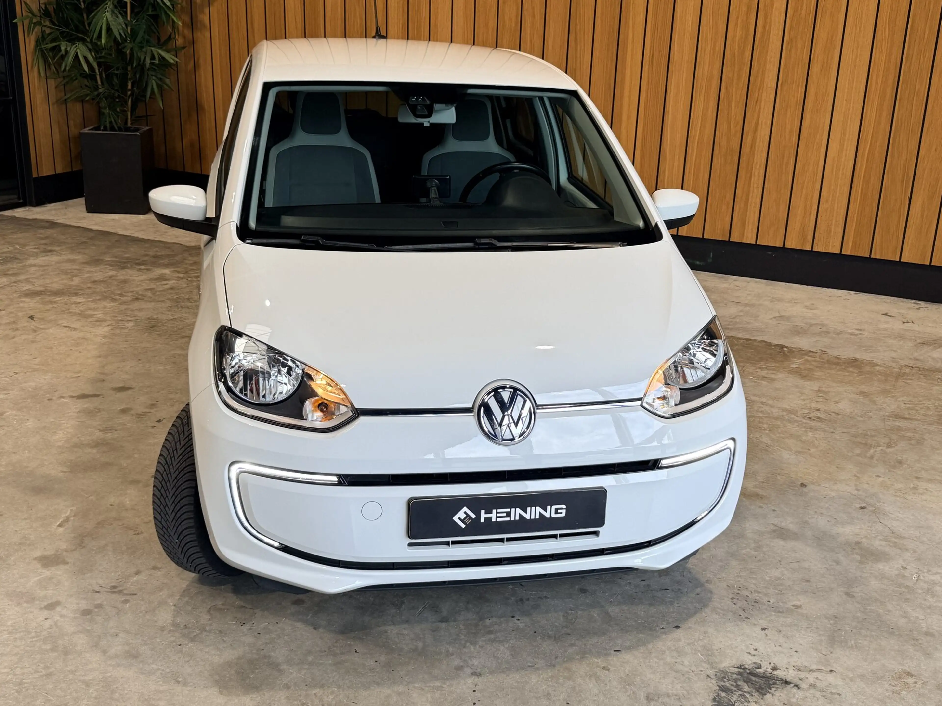 Volkswagen e-up! e-Up! — photo 35