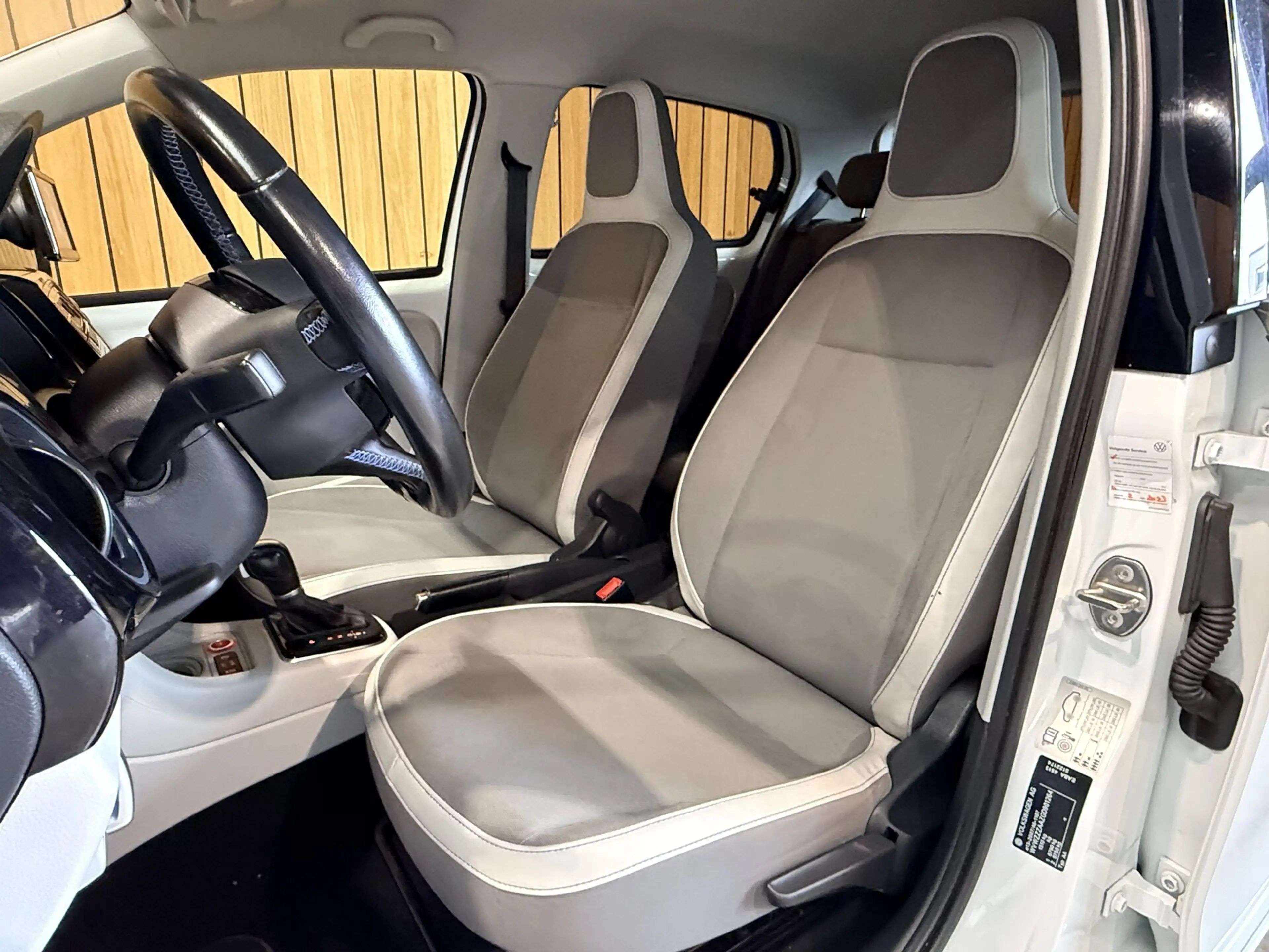 Volkswagen e-up! e-Up! — photo 16