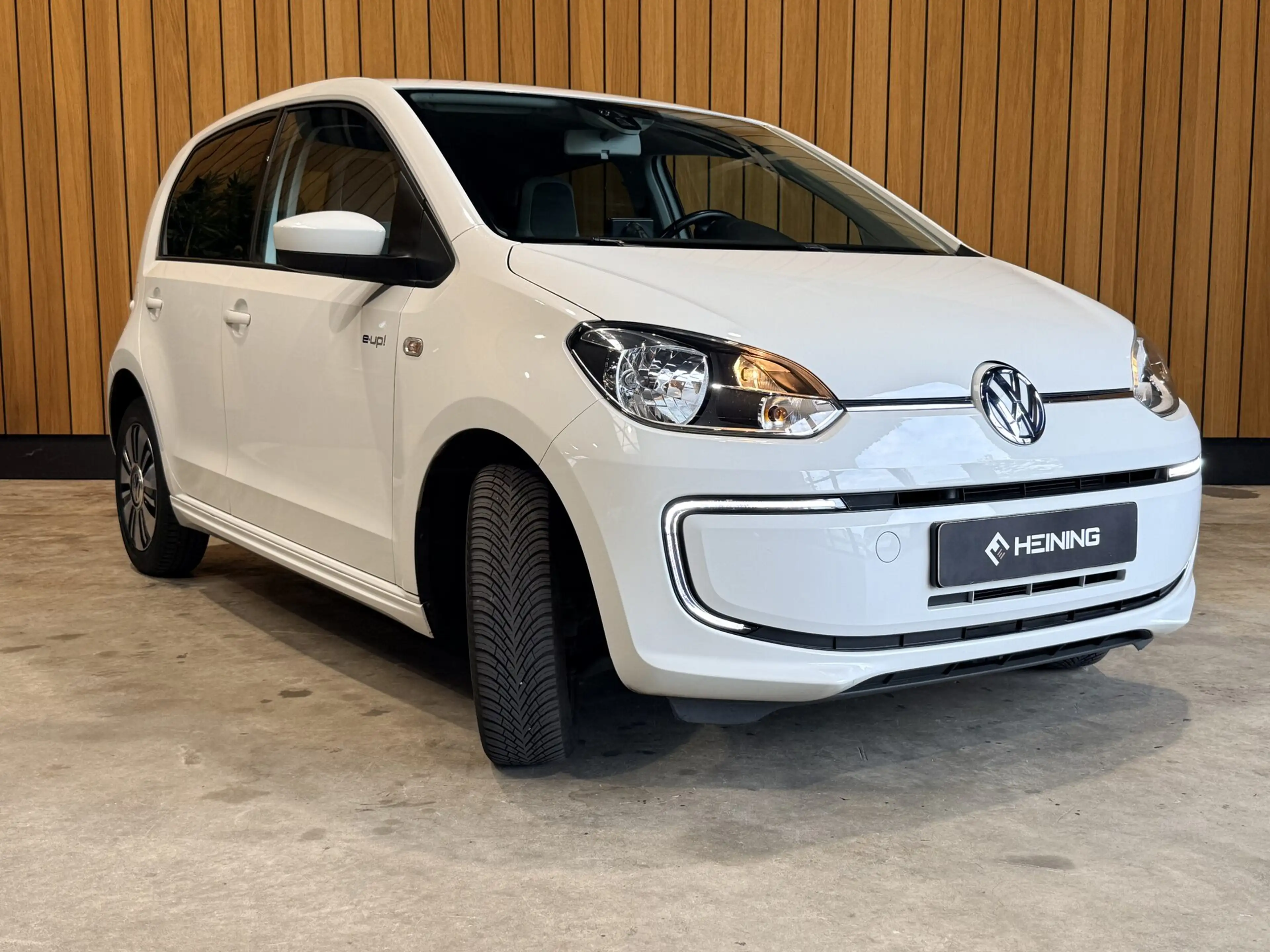 Volkswagen e-up! e-Up! — photo 36