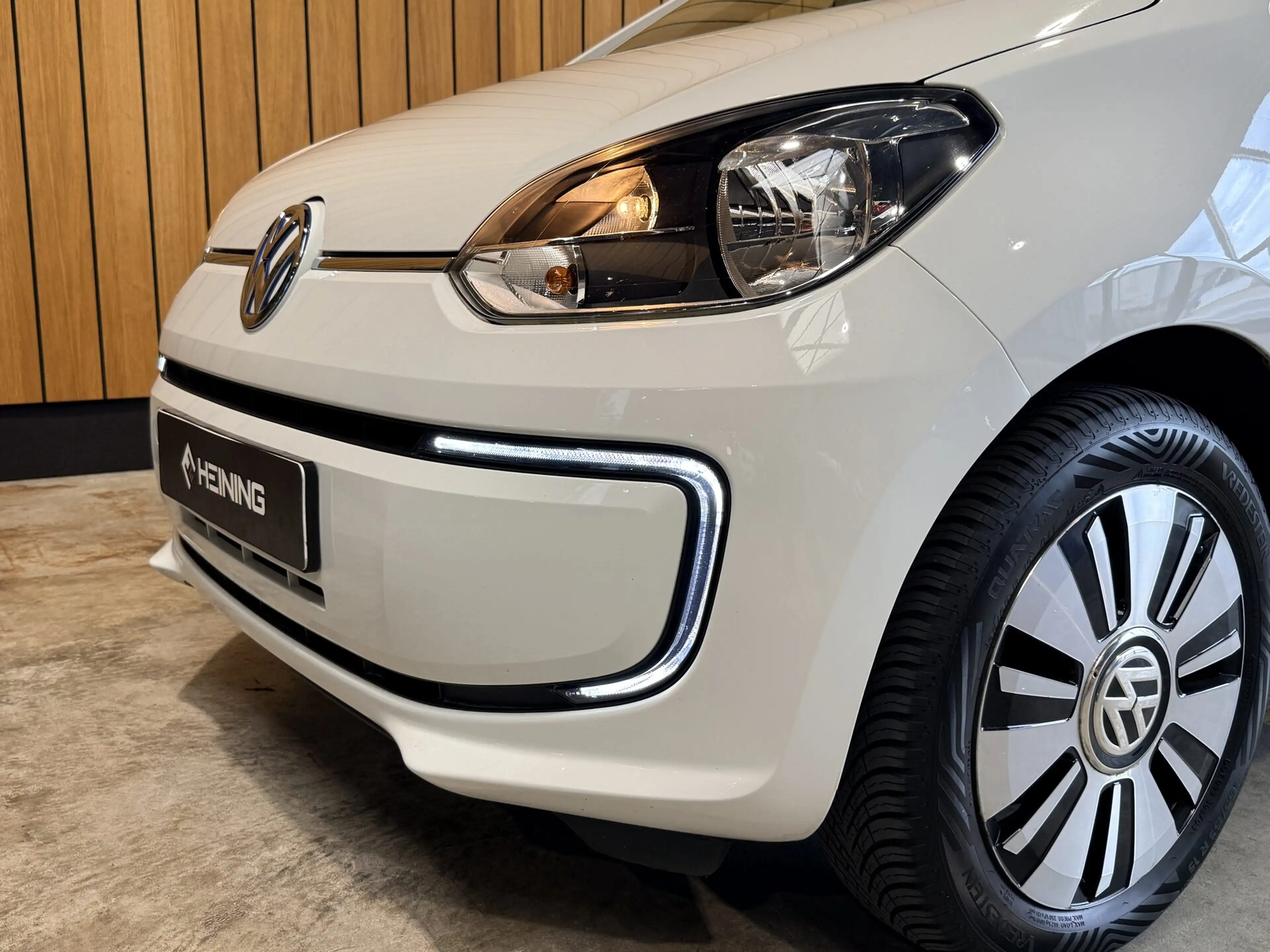 Volkswagen e-up! e-Up! — photo 33