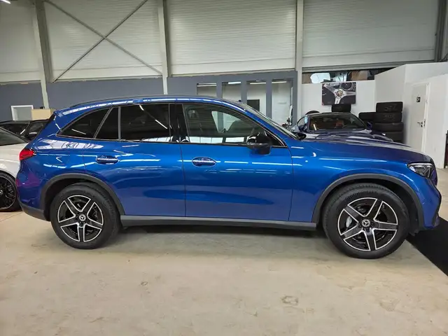 Mercedes-Benz 300 view 9