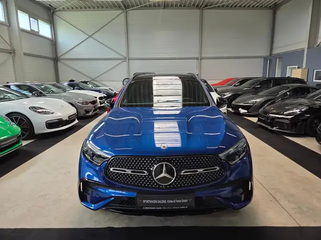 Mercedes-Benz 300 view 4