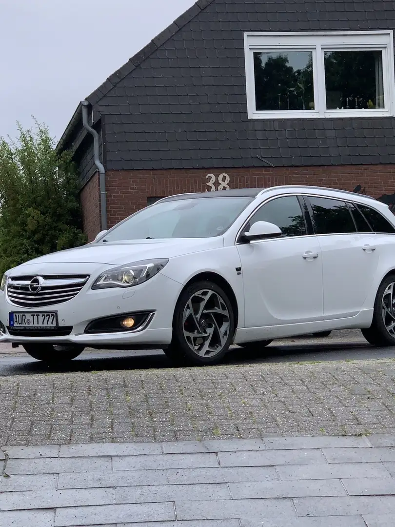 Opel Insignia 2.0 Bi Turbo CDTI 4x4 Sports Tourer Aut. Sport - 2