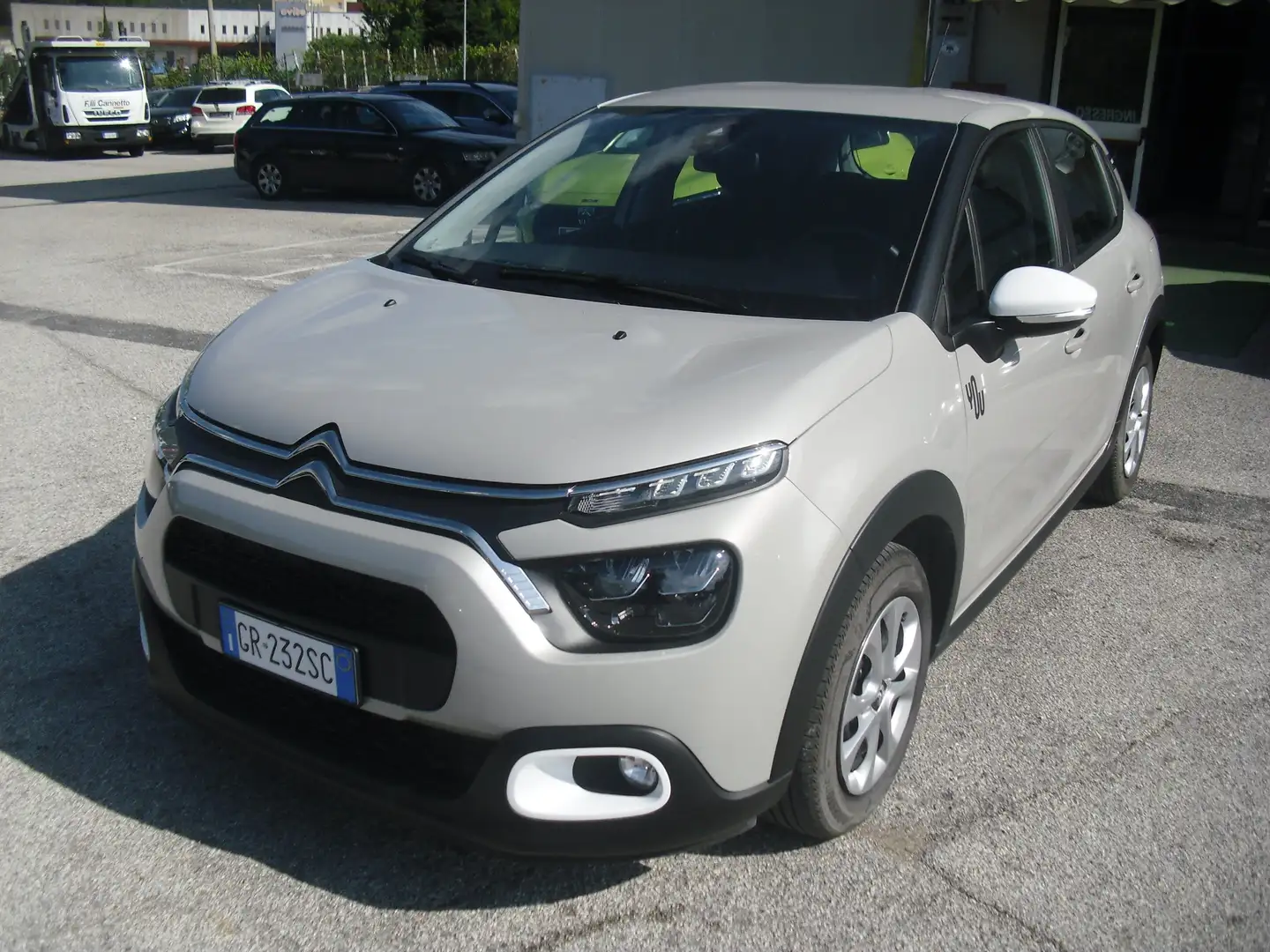 Citroen C3 1.2 83cv puretech You! 9.900km!! pari al nuovo! Beige - 1