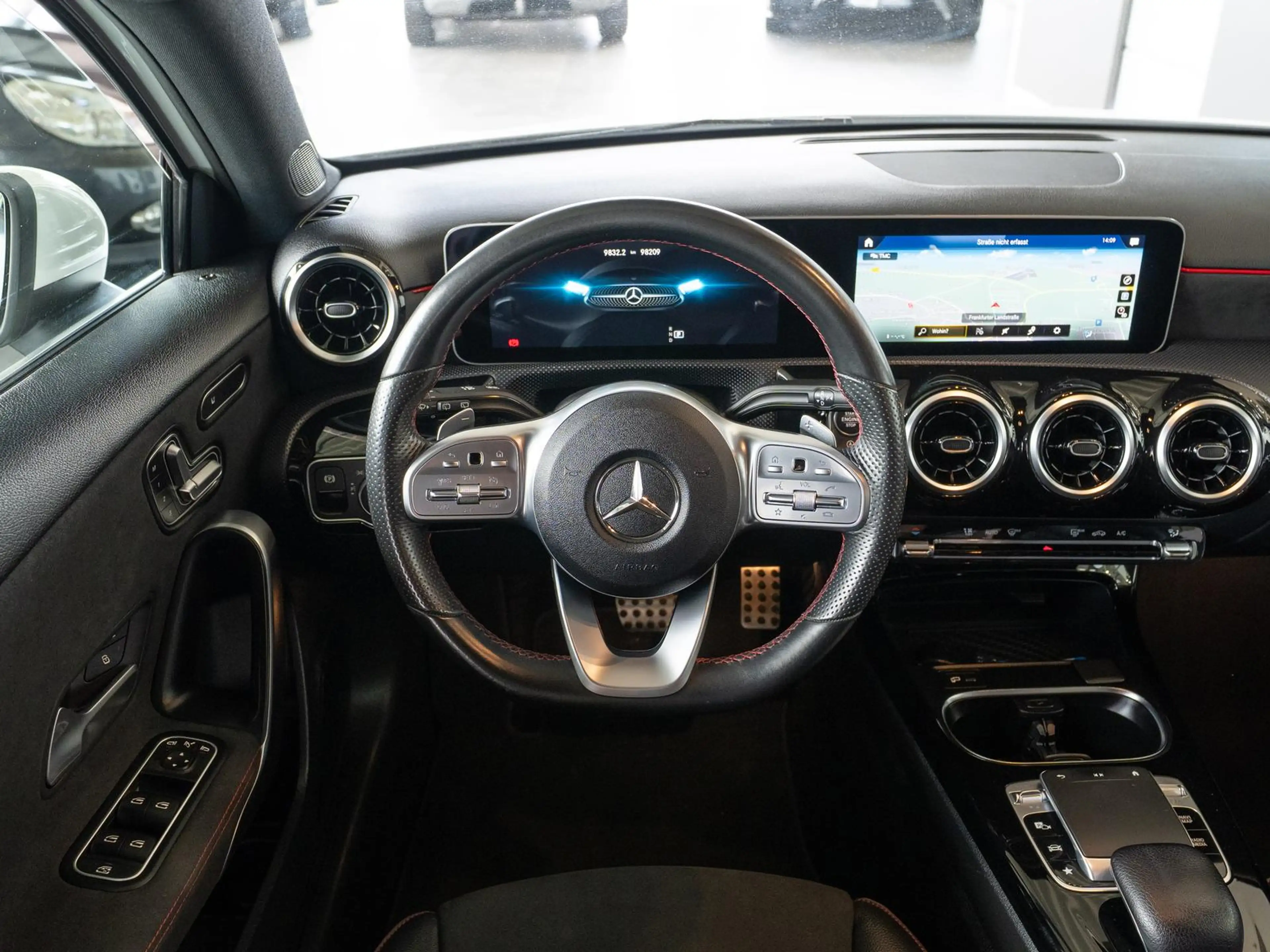 Mercedes-Benz A 220 7G-DCT *AMG*MEMORY*360°-K*MBUX*MULTIBEAM* — photo 15