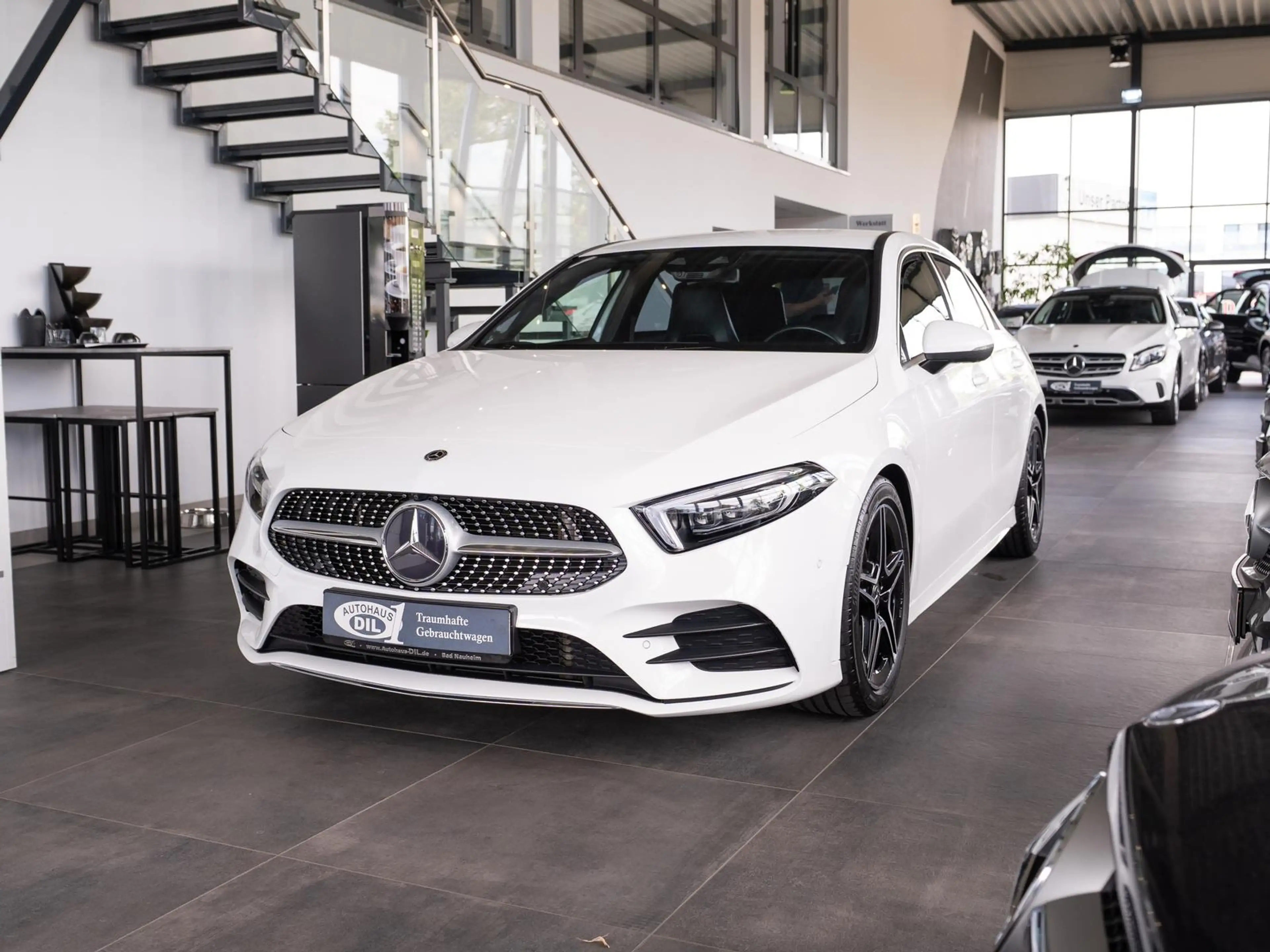 Mercedes-Benz A 220 7G-DCT *AMG*MEMORY*360°-K*MBUX*MULTIBEAM* — photo 3