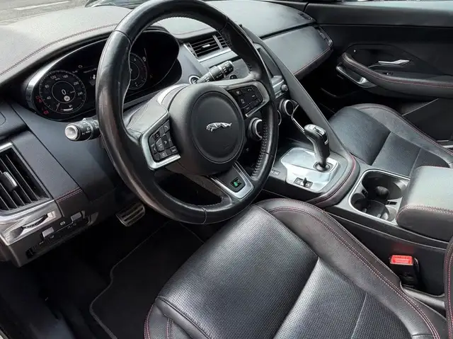 Jaguar E-Pace view 9