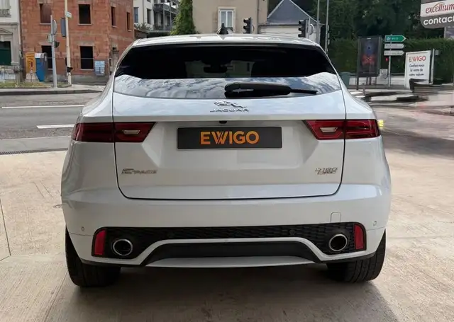 Jaguar E-Pace view 4