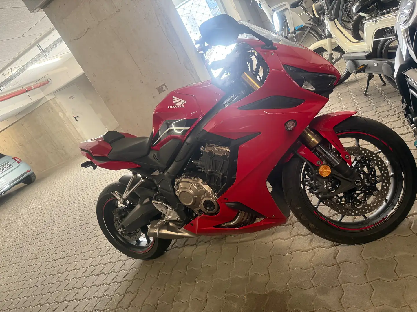 Honda CBR 650 Rosso - 1