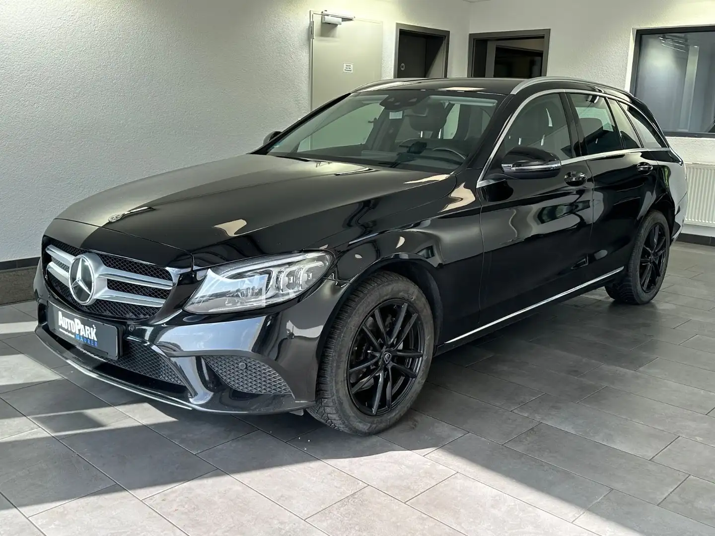 Mercedes-Benz C 200 T d Avantgarde*AHK*DAB*Distronic*LED Schwarz - 1