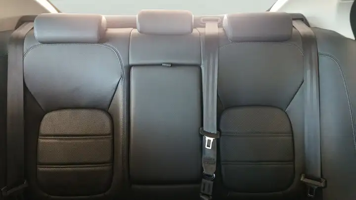 Jaguar XE 2019, foto 13