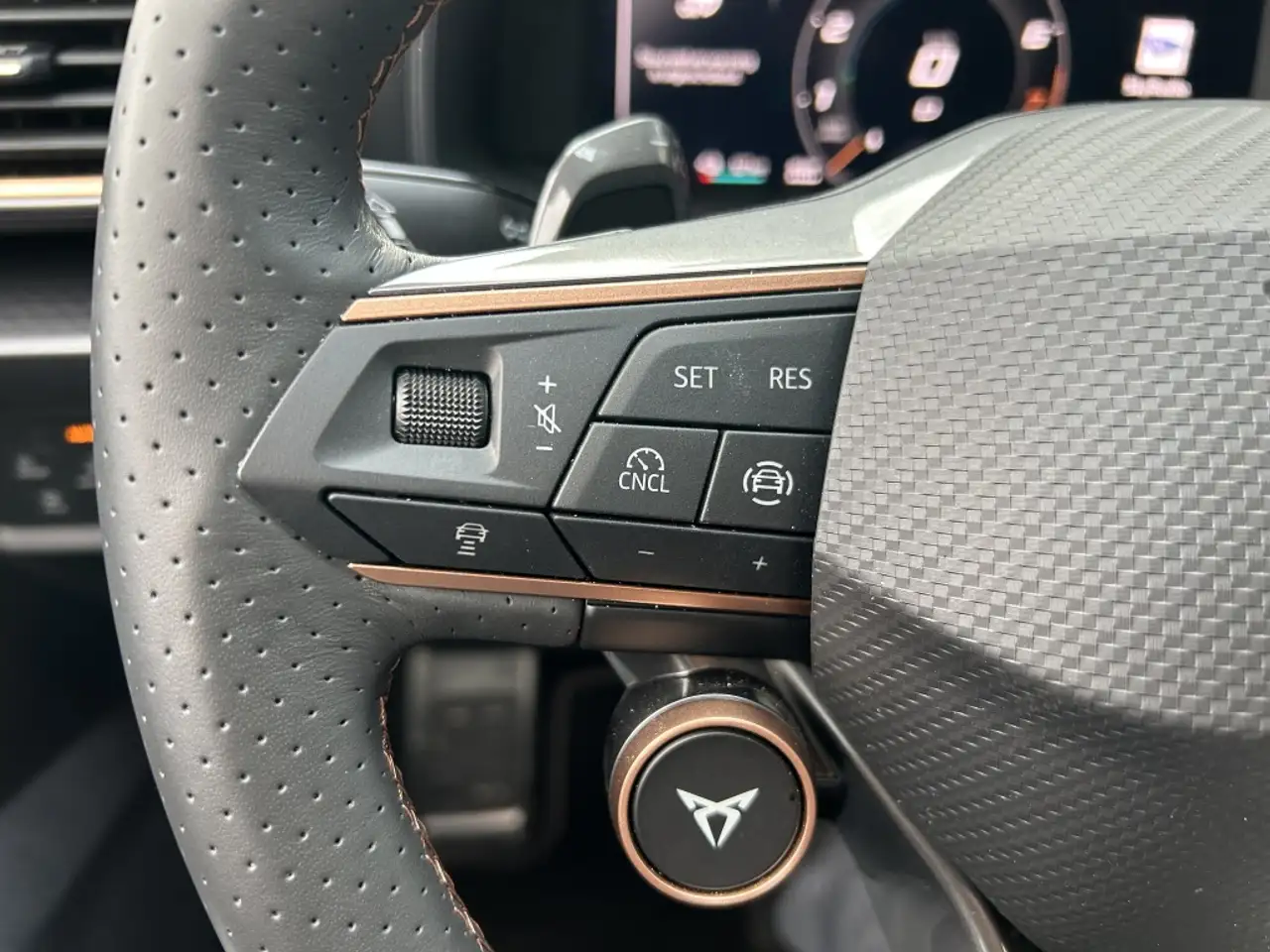 Cupra Formentor 1.5 e-Hybrid 204pk DSG-6 Business, миниатюра 25