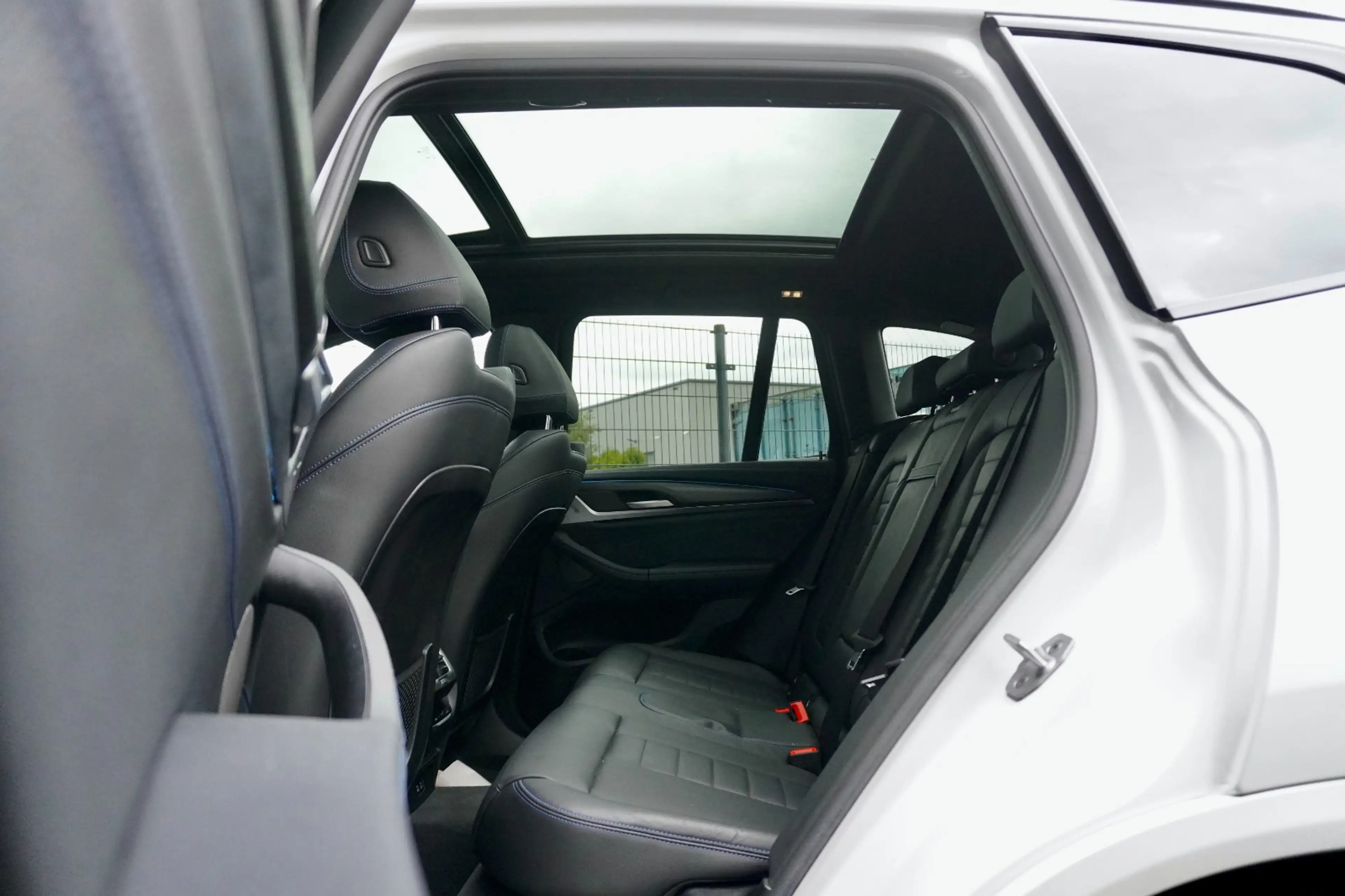 BMW iX3 High Exe. 80 kWh | M Sport | Harman Kar | SOH: 99. — photo 13