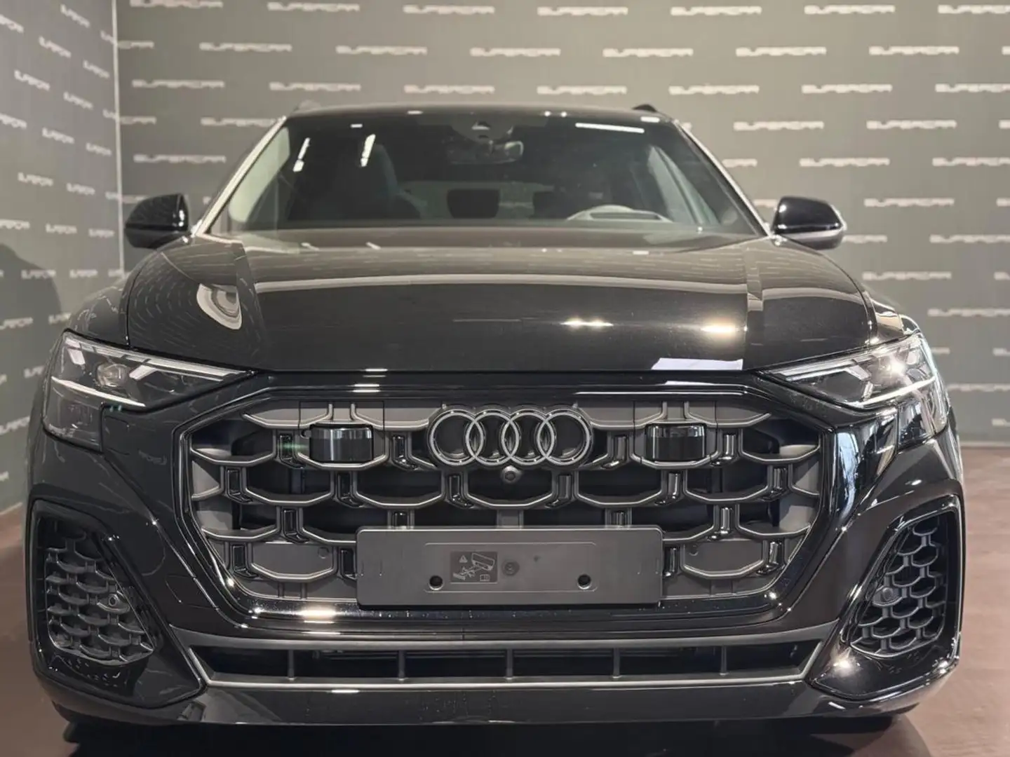 Audi Q8 50TDI 286cv Sline TETTO Nero - 2