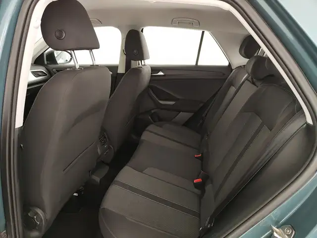 Volkswagen T-Roc view 10