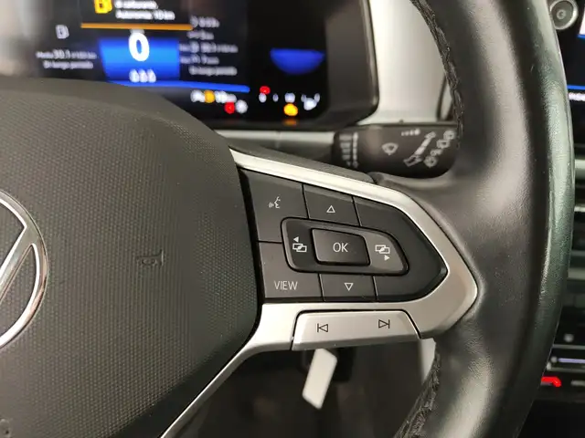 Volkswagen T-Roc view 14